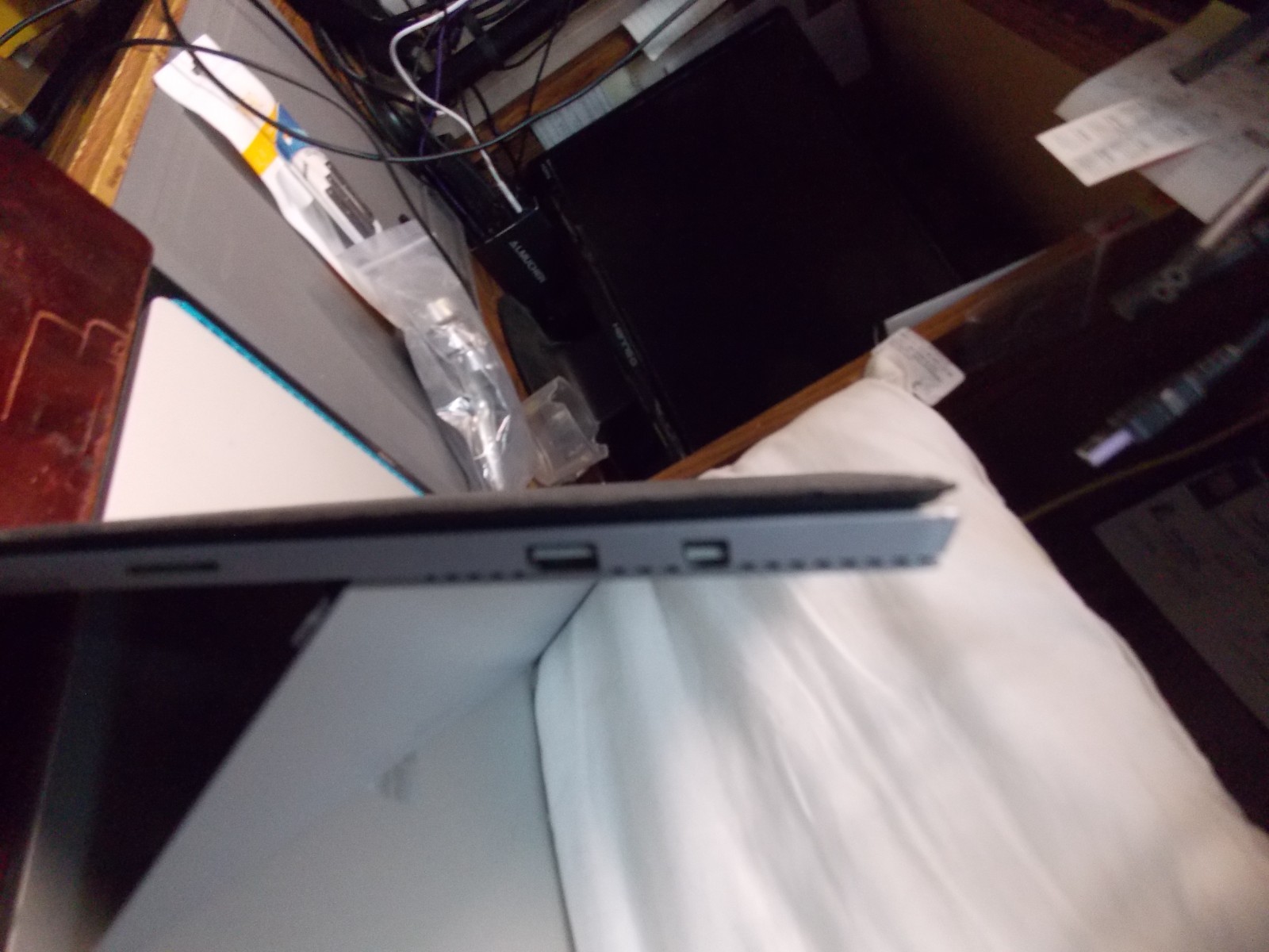 USED Surface Pro-3 1631 12” i7-4650U 8GB RAM 128GB SSD works.