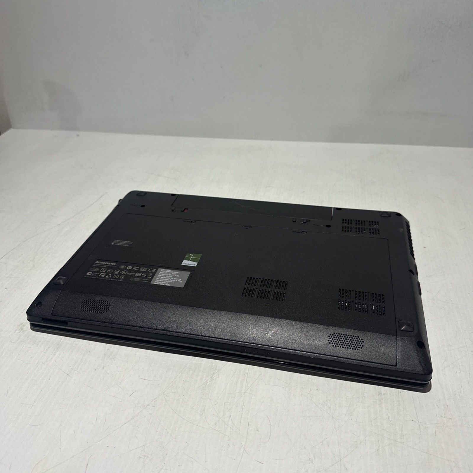Lenovo G580 15″ Laptop Intel Celeron B830 4gb Ram 120gb SSD Windows 10 H No P/S