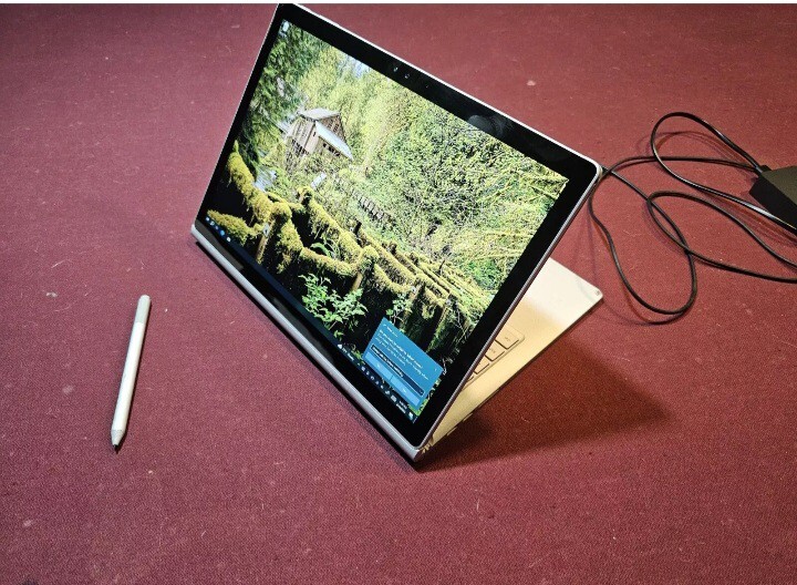 Microsoft Surface Book Nvidia 965m 13.5in.(1TB, 16gb Ram Intel Core i7 6th Gen.)