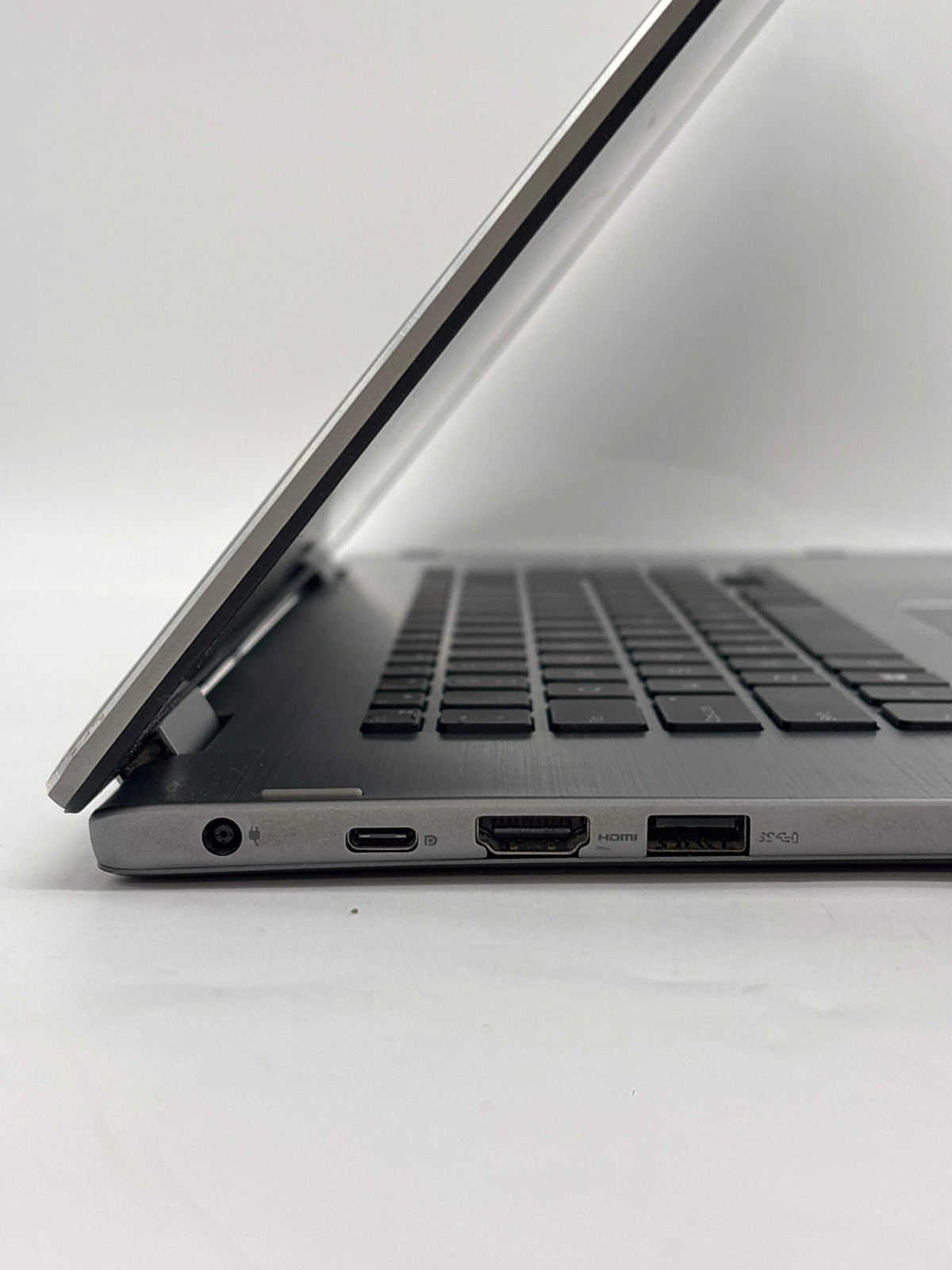 Dell Inspiron 15 7579 i7-7500U 16GB RAM 512GB SSD – Bad Display
