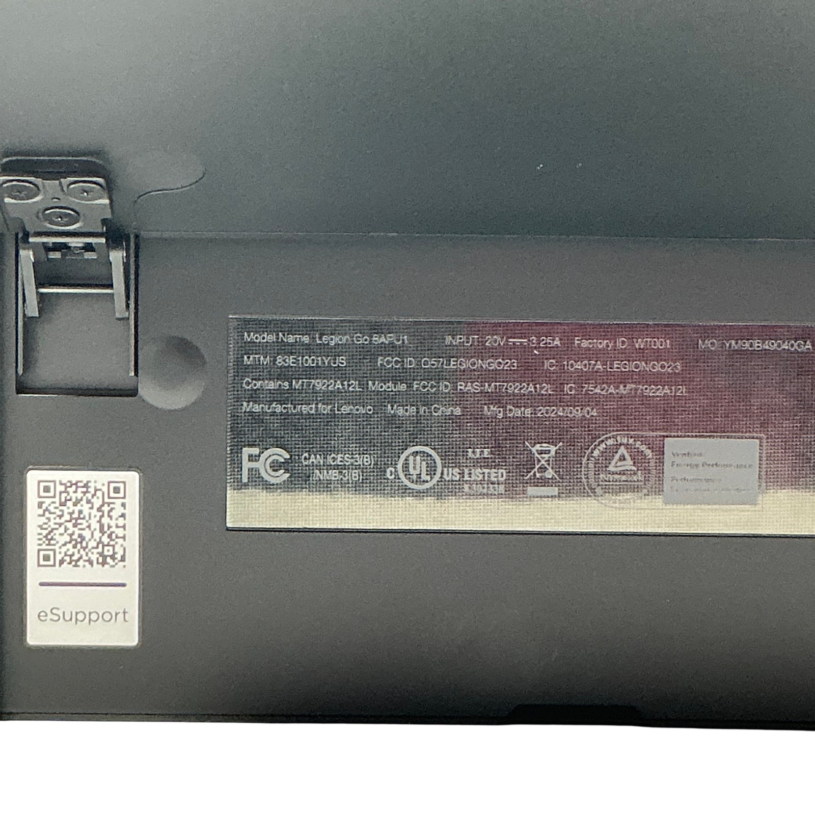 Lenovo Legion Go 8APU1 AMD Ryzen Z1 Extreme 3.3GHz 16GB RAM 1TB SSD 8.8″