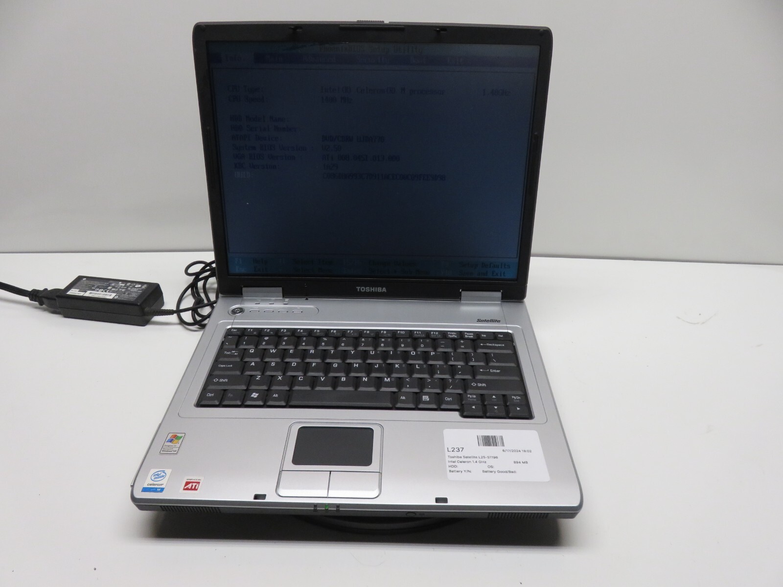 Toshiba Satellite L25-S1196 Laptop Intel Celeron 894MB Ram No HDD or Battery