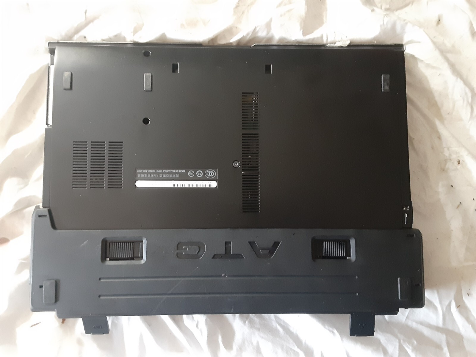 Dell Latitude E6400 ATG 14in Intel Core 2 Duo NO HDD NO BATTERY *SCREEN crack