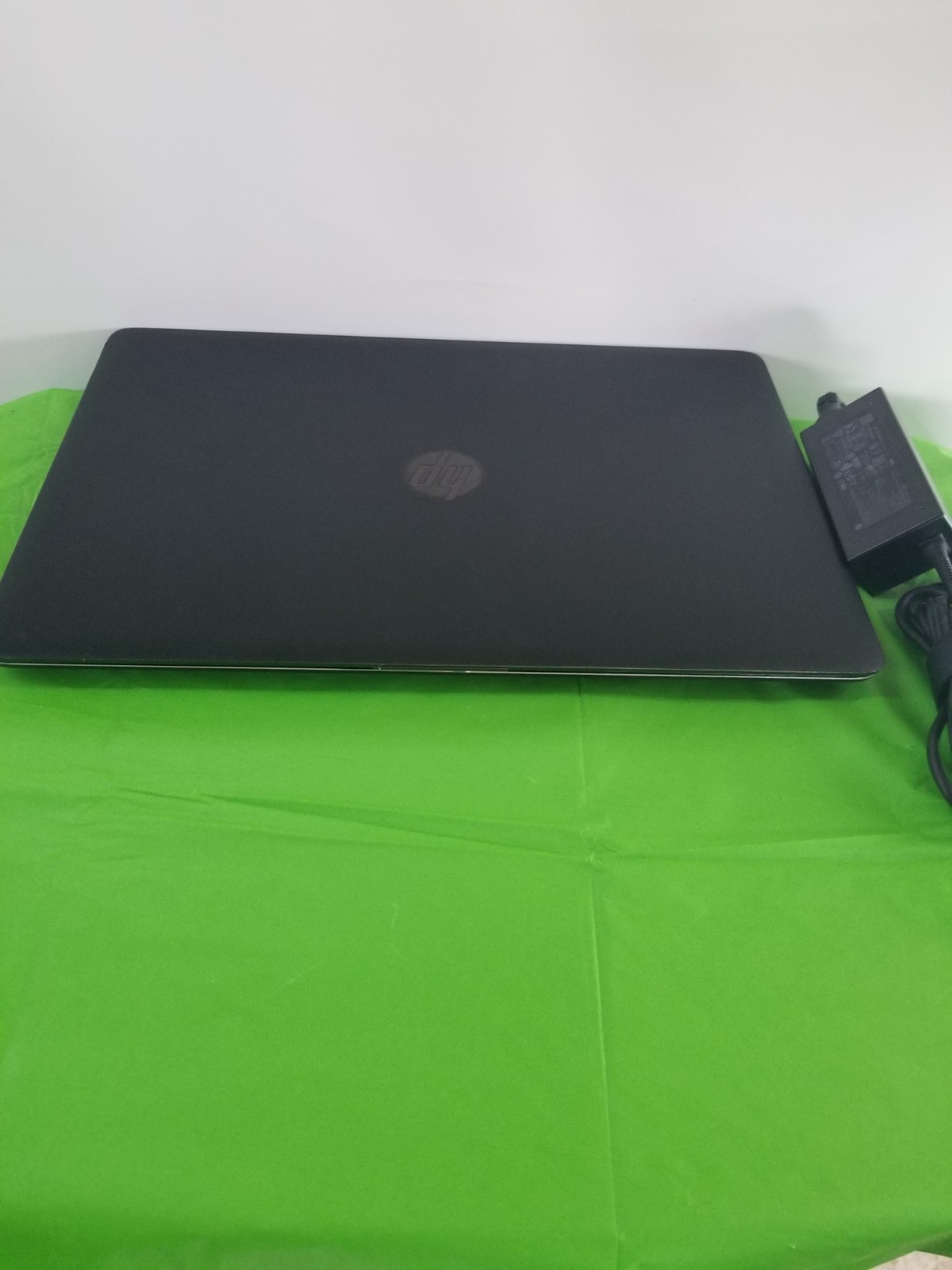 HP ZBook 15 G3 15.6” Xeon E3-1545M V5 2.90GHz 16GB RAM 256GB NVMe WIN 11