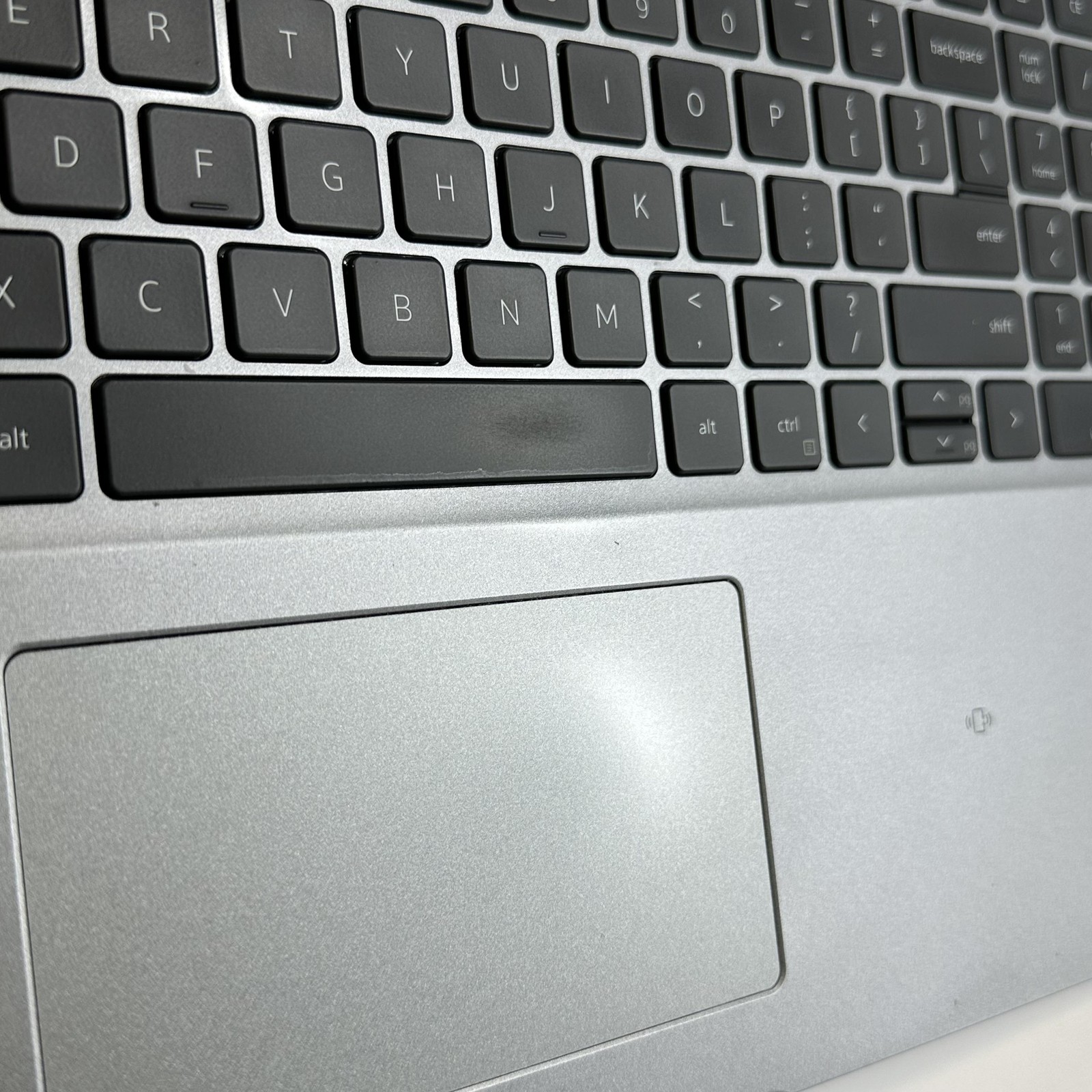 Dell Latitude 5520 15 FHD i7-1185G7 3.00GHz 16GB 256GB SSD Good – CHIPPED SCREEN