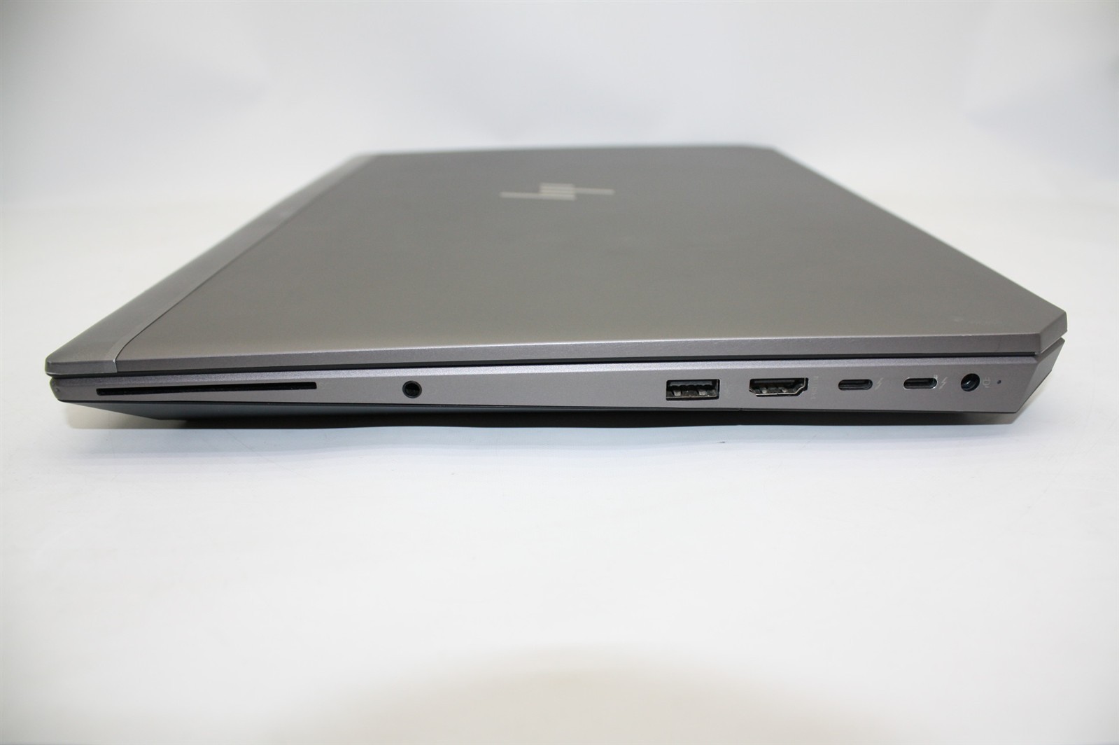 15.6″HP ZBook 15 G5 Xeon E-2176M 2.70GHz RAM 32GB NVMe 512GB Quadro P2000