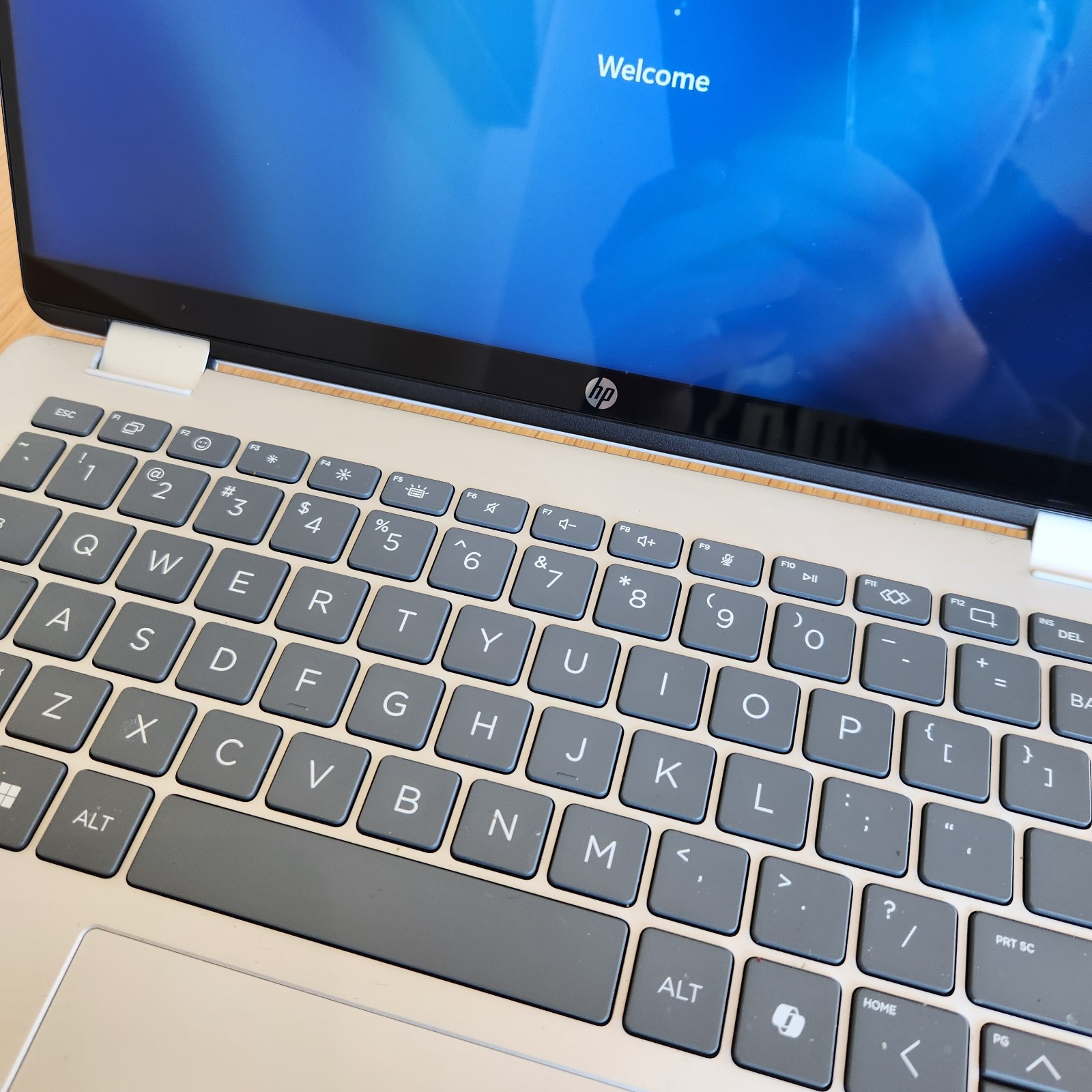 HP OmniBook 5 Flip 14″ Touch Laptop Core 5-120U 8GB RAM 512GB NO CHARGER