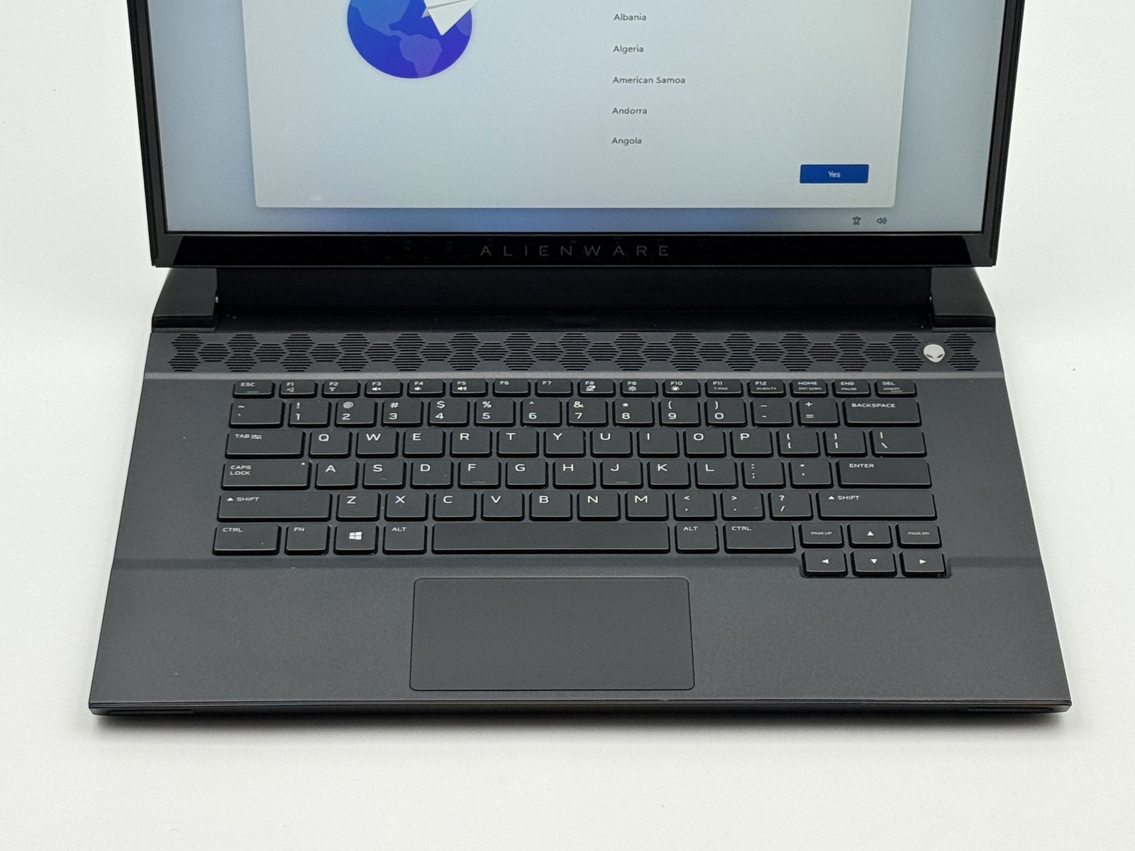 Alienware m15 R4 15.6″ 300Hz FHD – i7-10870H – 16GB RAM – RTX 3070 – 512GB SSD