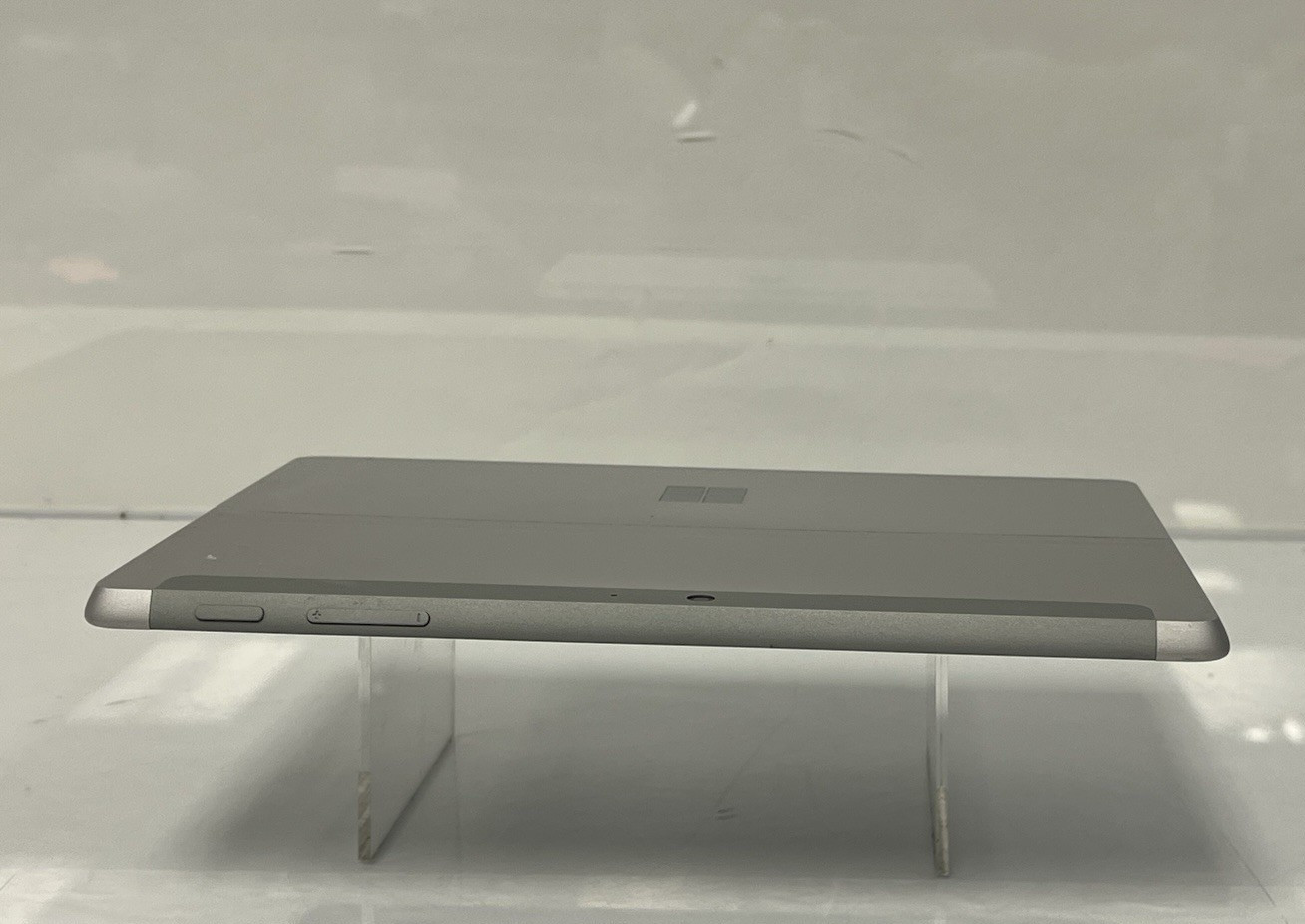 Microsoft 1926 Surface Go 2 10.5″ Pentium 4425Y 1.70Ghz 4GB Ram 64GB FOR PARTS