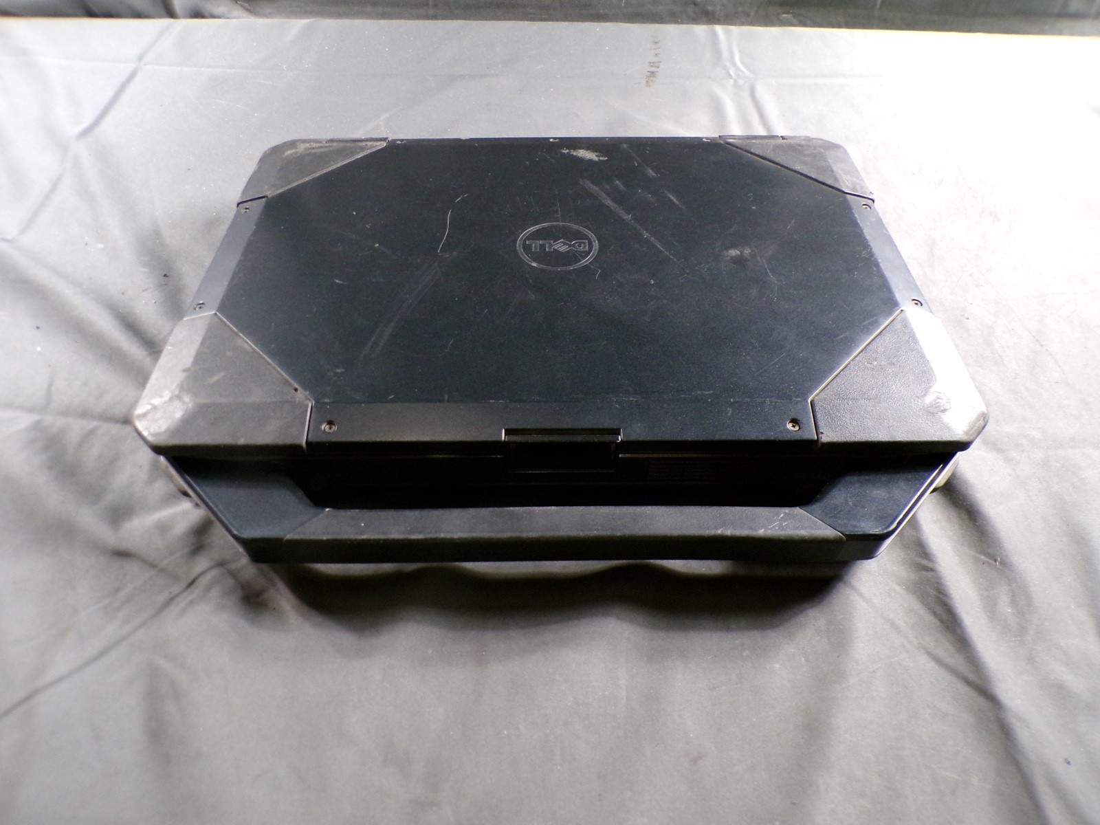 DELL LATITUDE 5414 INTEL CORE i3-6100U 2.30GHZ 8GB RAM **NO HD/ NO CADDIE/ NO OS