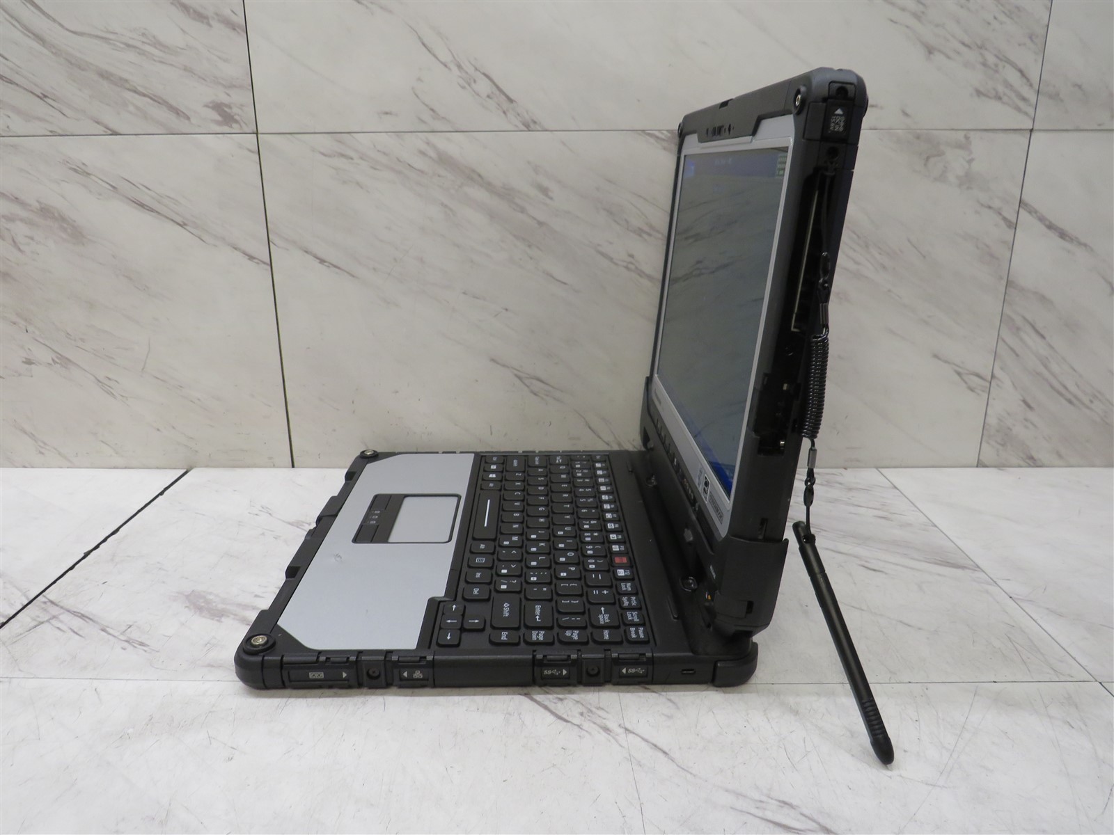 Panasonic Toughbook CF-33 Intel i5-10310U@1.7GHz 16GB RAM Laptop 3220Hrs