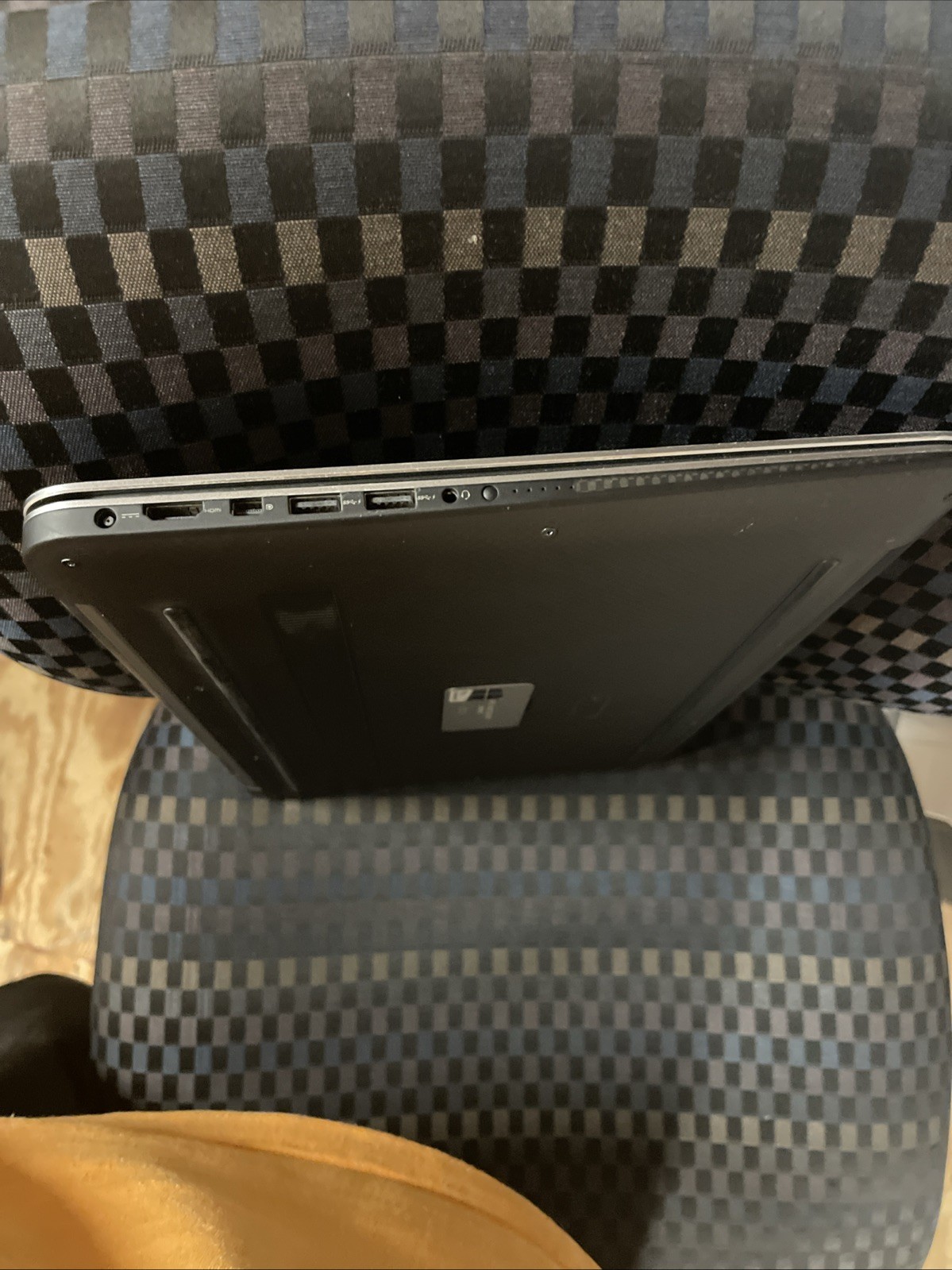 Dell Precision M3800,i7-4702HQ, 256gb SSD, 16gb Ram, Touchscreen.