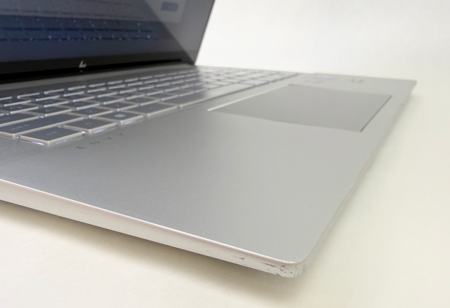 HP Envy 16-h1055cl 16″ 2560×1600 VRR Touch i9-13900H 32GB 2TB SSD RTX 4060 W11H