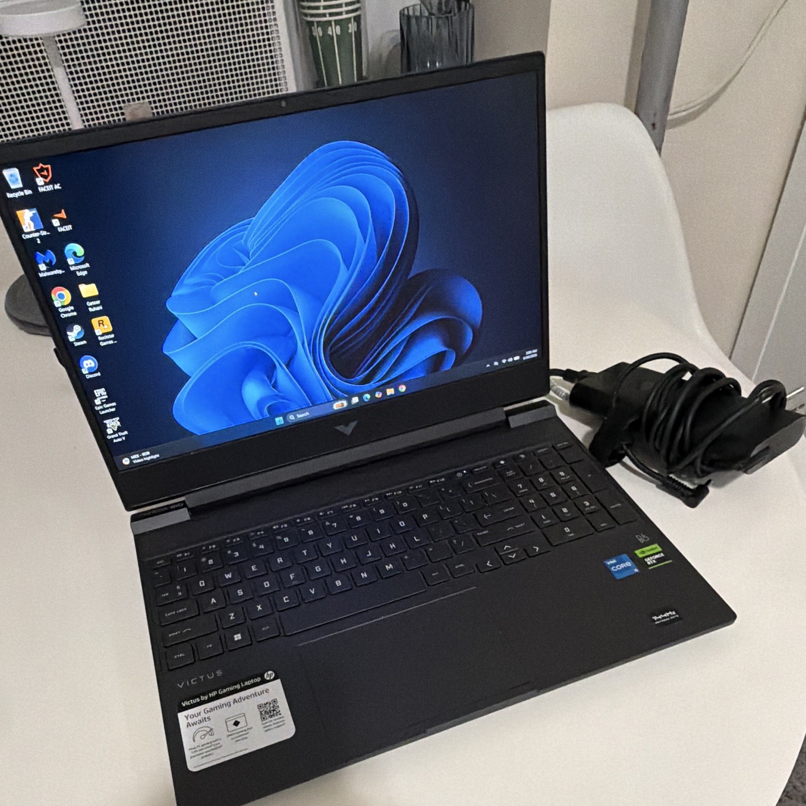 HP Victus 15.6″ Gaming Laptop i5 8GB 512GB SSD RTX 3050 Win11 Black