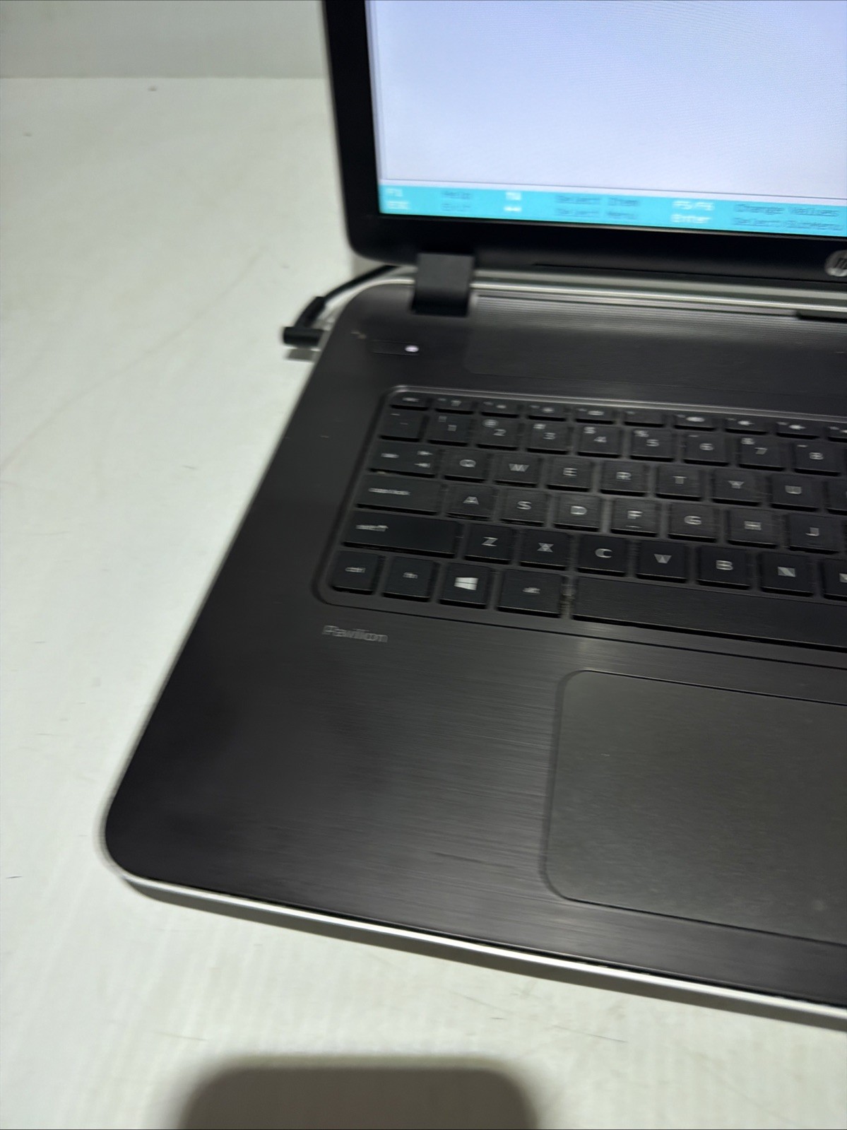 Hp Pavilion 17 Notebook Laptop AMD A10-4655M 6gb Ram No Drives Boots Bios NO P/S