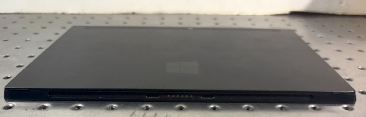 Microsoft Surface RT 64GB 10.6″ Tablet Model 1516 Windows RT 8.1 w/ Charger