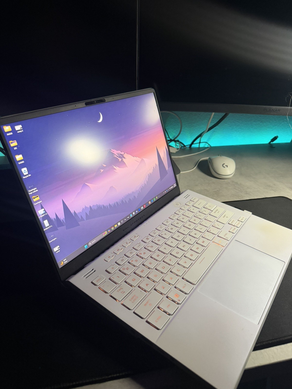 ASUS ROG Zephyrus G14 Laptop 14-inch Ryzen 9 6900HS, RX 6700S