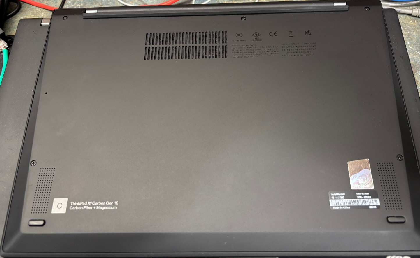 Lenovo ThinkPad X1 Carbon Gen 10 14″ i7-1270P 2.2GHz 16GB RAM 512GB NVME
