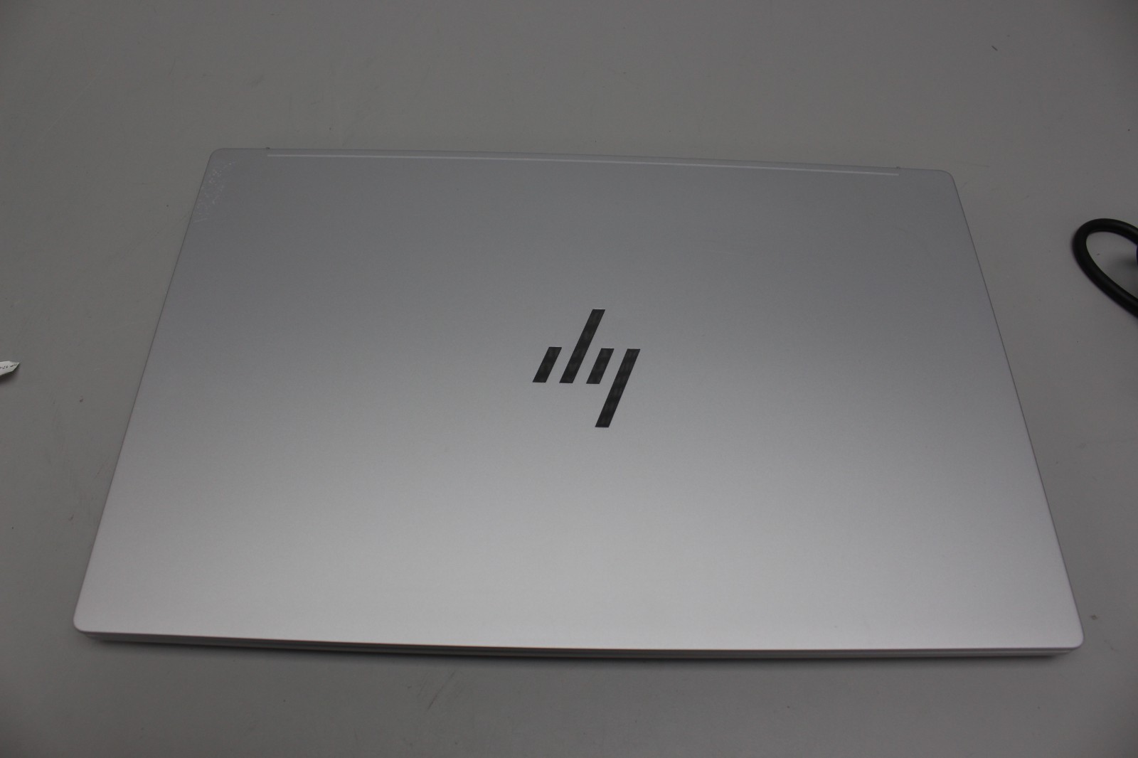 HP 17-dd0033dx 17.3″ (2TB, Core Ultra 7 4.8GHz, 2.40GHz, 32GB) Laptop – silver