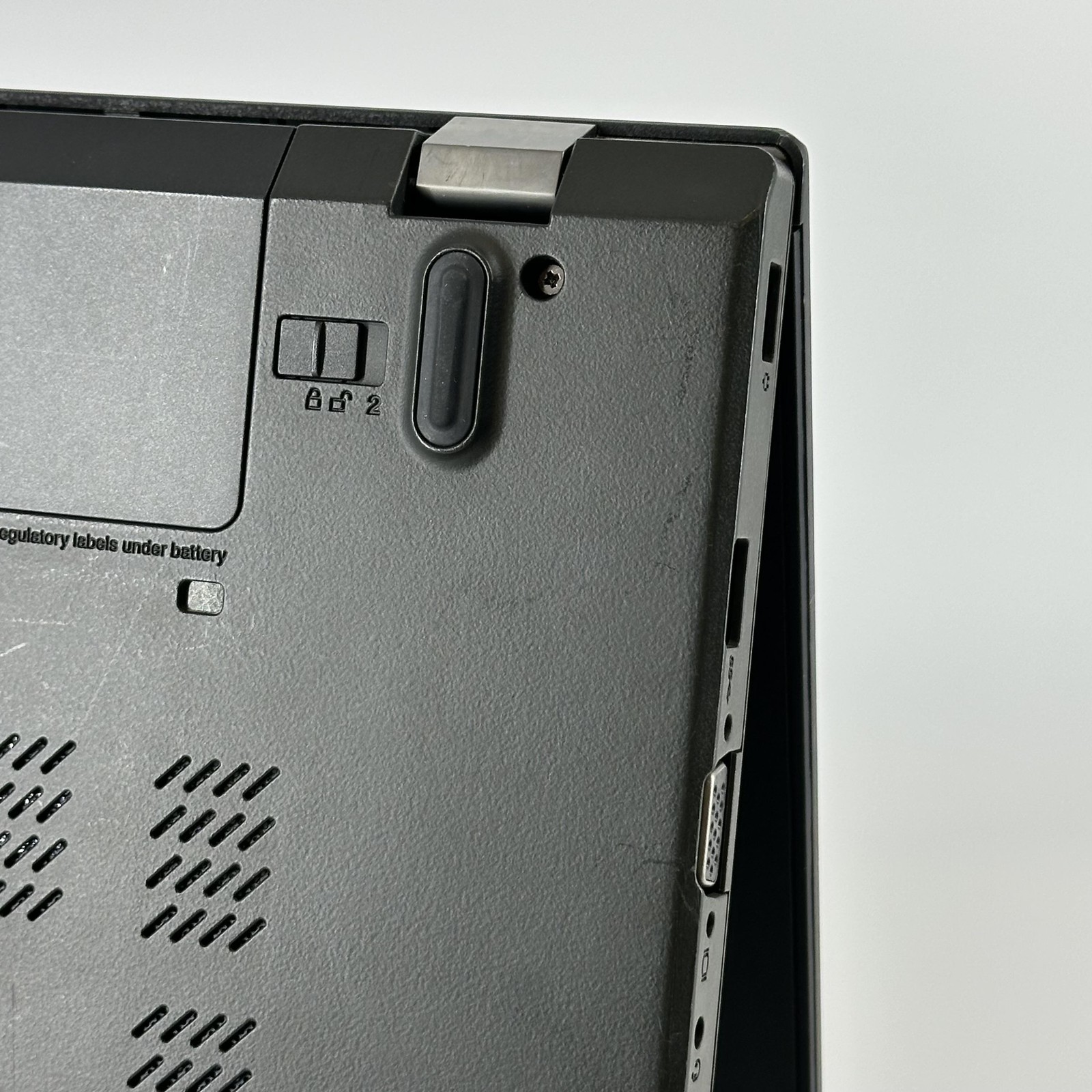 Lenovo ThinkPad T550 15″ FHD i7-5600U 2.60 GHz 16GB 256GB SSD – Backlight Issue