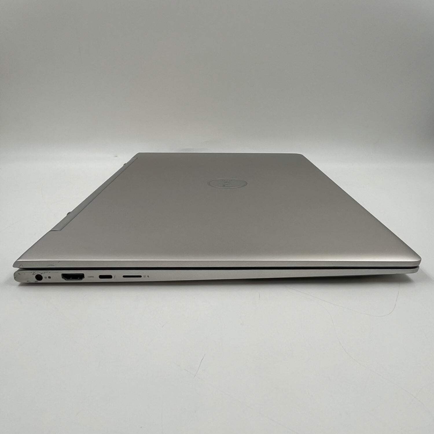 Dell Inspiron 7791 2-IN-1 17″ i7-10510U 1.8GHz 16GB 512GB SSD GeForce MX250 READ