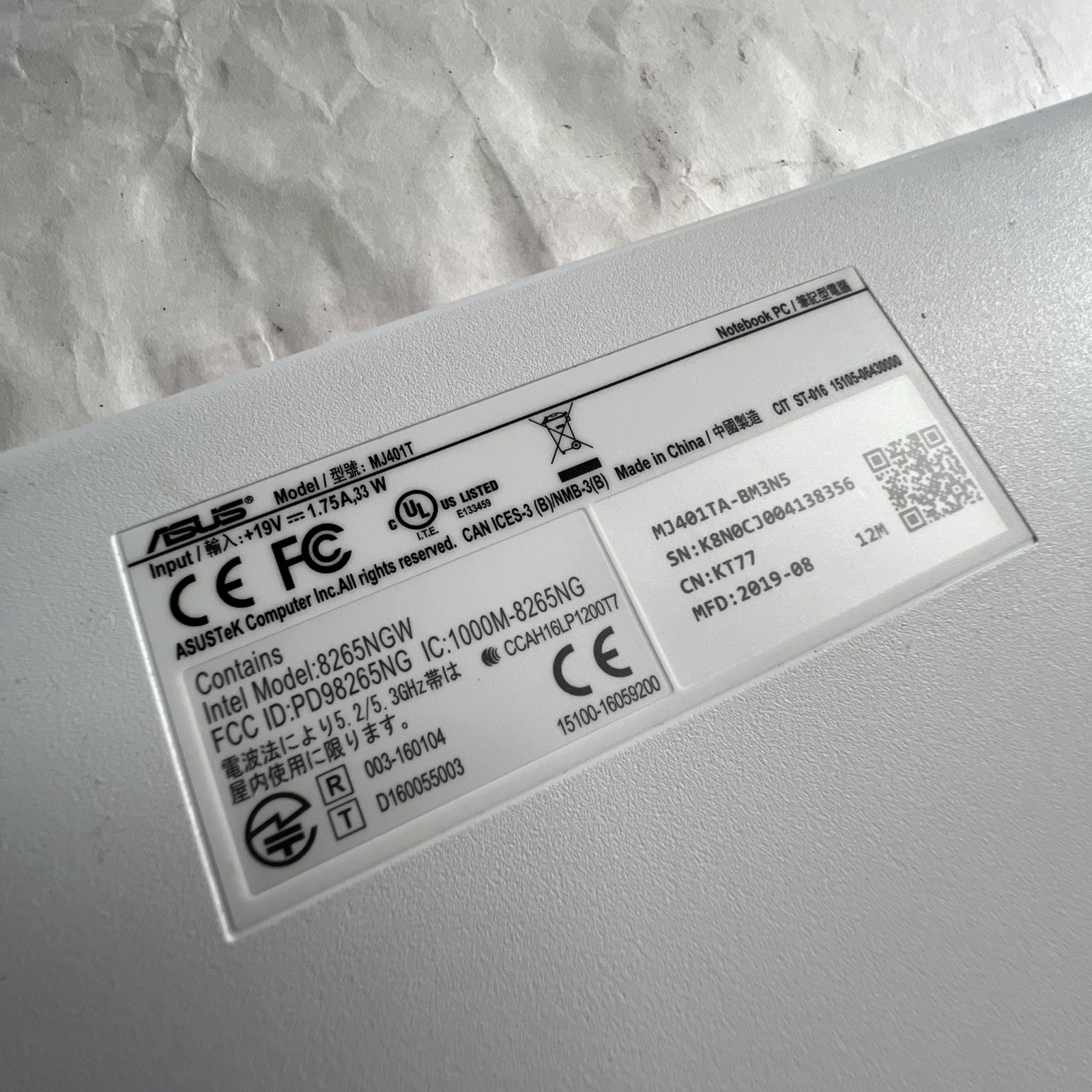 ASUS ImagineBook 14 MJ401TA m3-8100Y 4GB 128GB SSD / NO OS