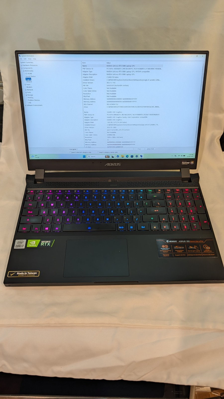 GIGABYTE AORUS 15G YC 15.6″ 240Hz Laptop RTX 3080 i7-10870H 32GB RAM Win 11 Ent