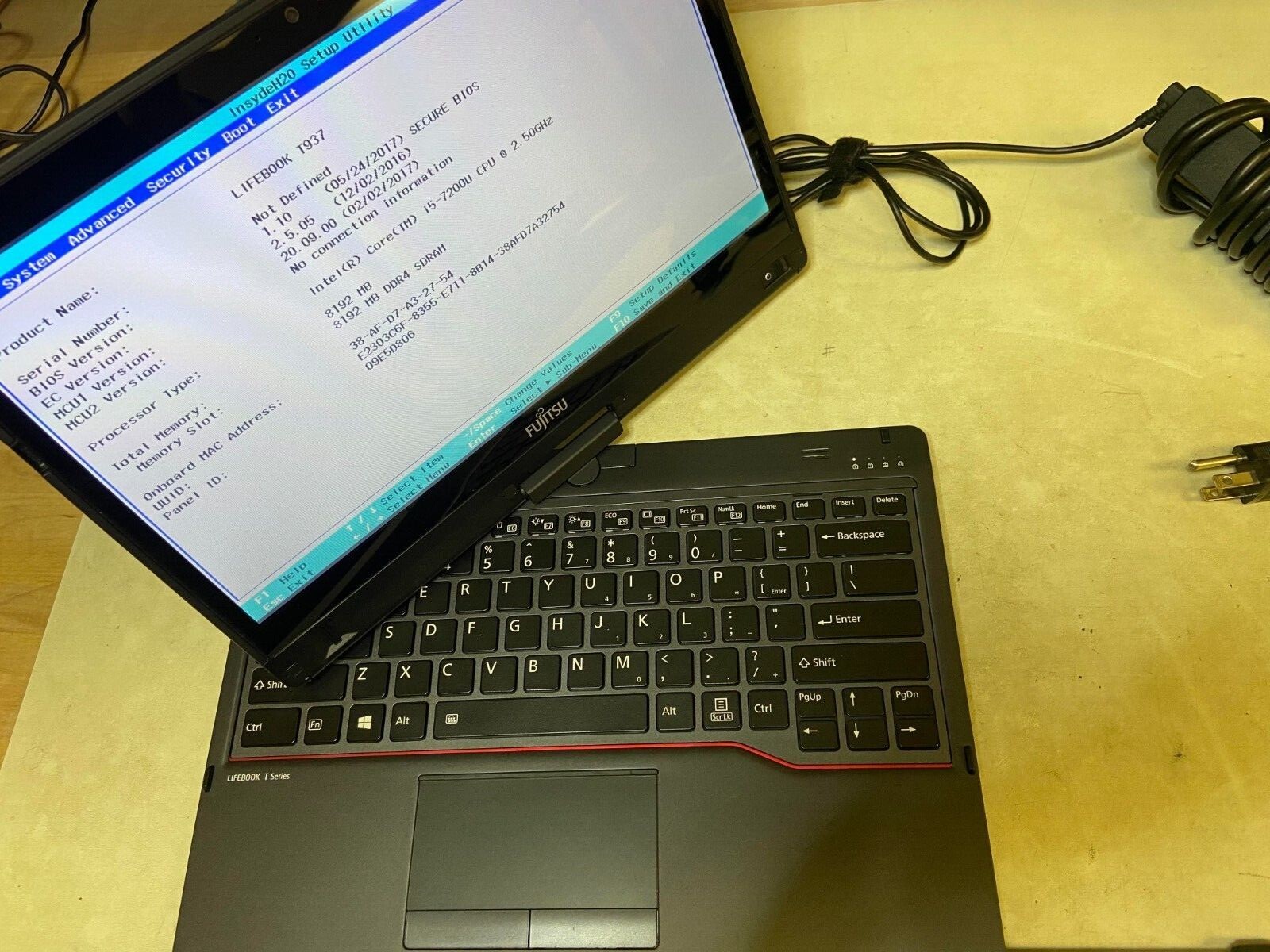 Fujitsu T937 Lifebook Touchscreen 2-1 Convertible(256GB SSD, Intel Core i5, 8GB)