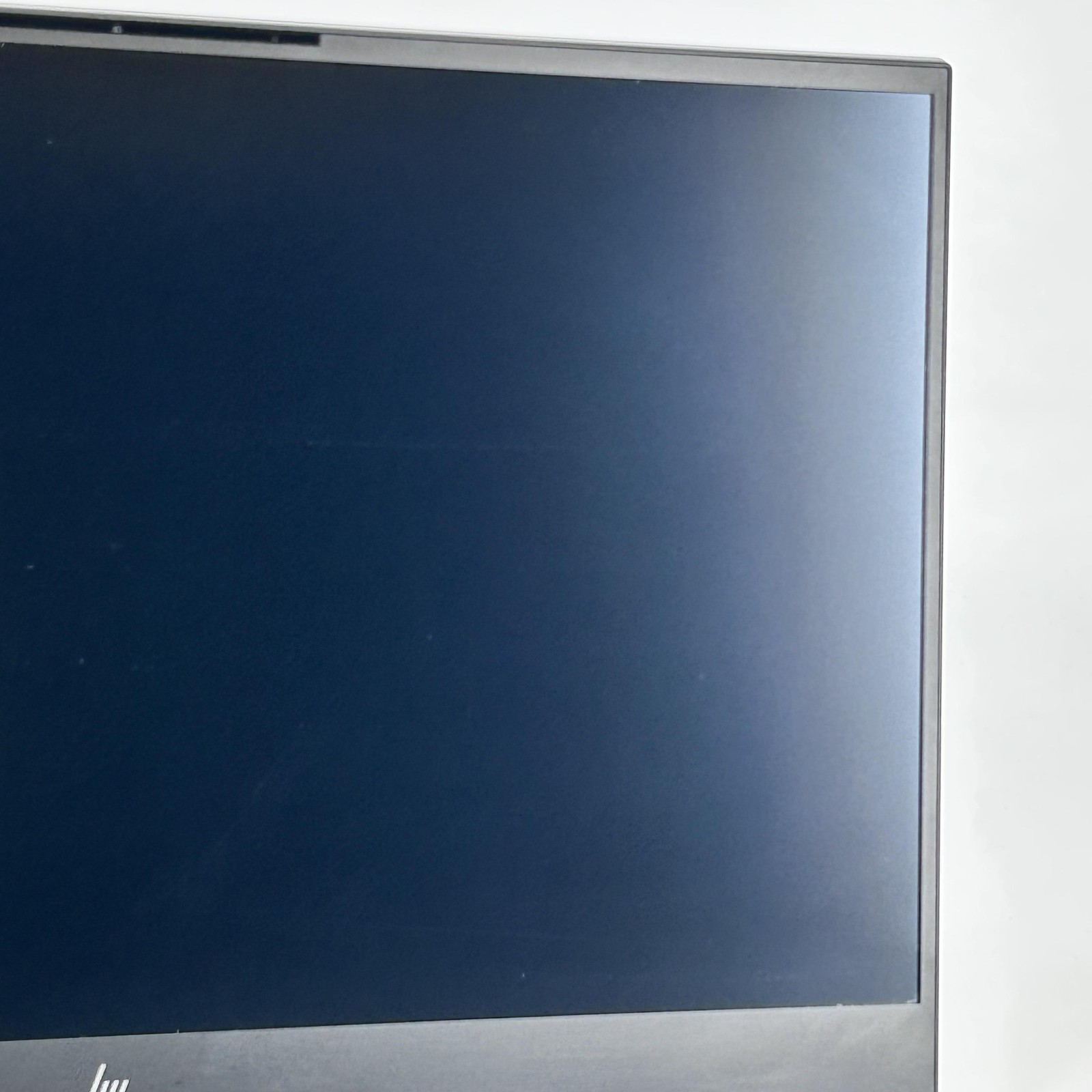 HP ZBook Studio 15 G8 FHD i7-11850H 2.50GHz 32GB 1TB SSD RTX A2000 White Spot