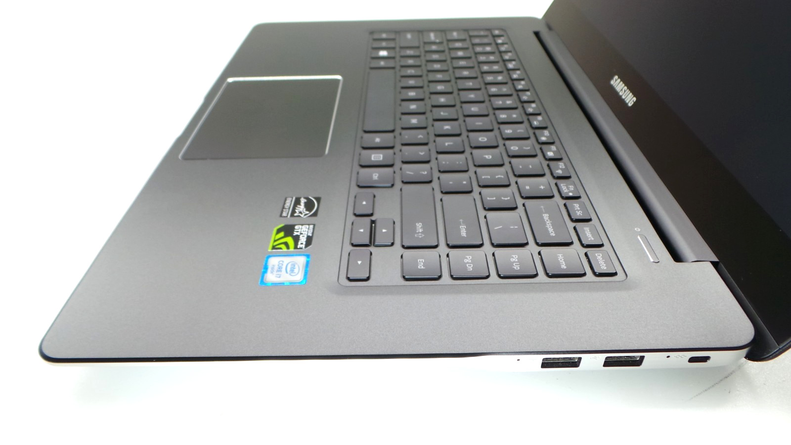 Samsung Notebook NP940Z5L | 15.6″ | i7-6700HQ | 8GB 256GB SSD | Touchscreen