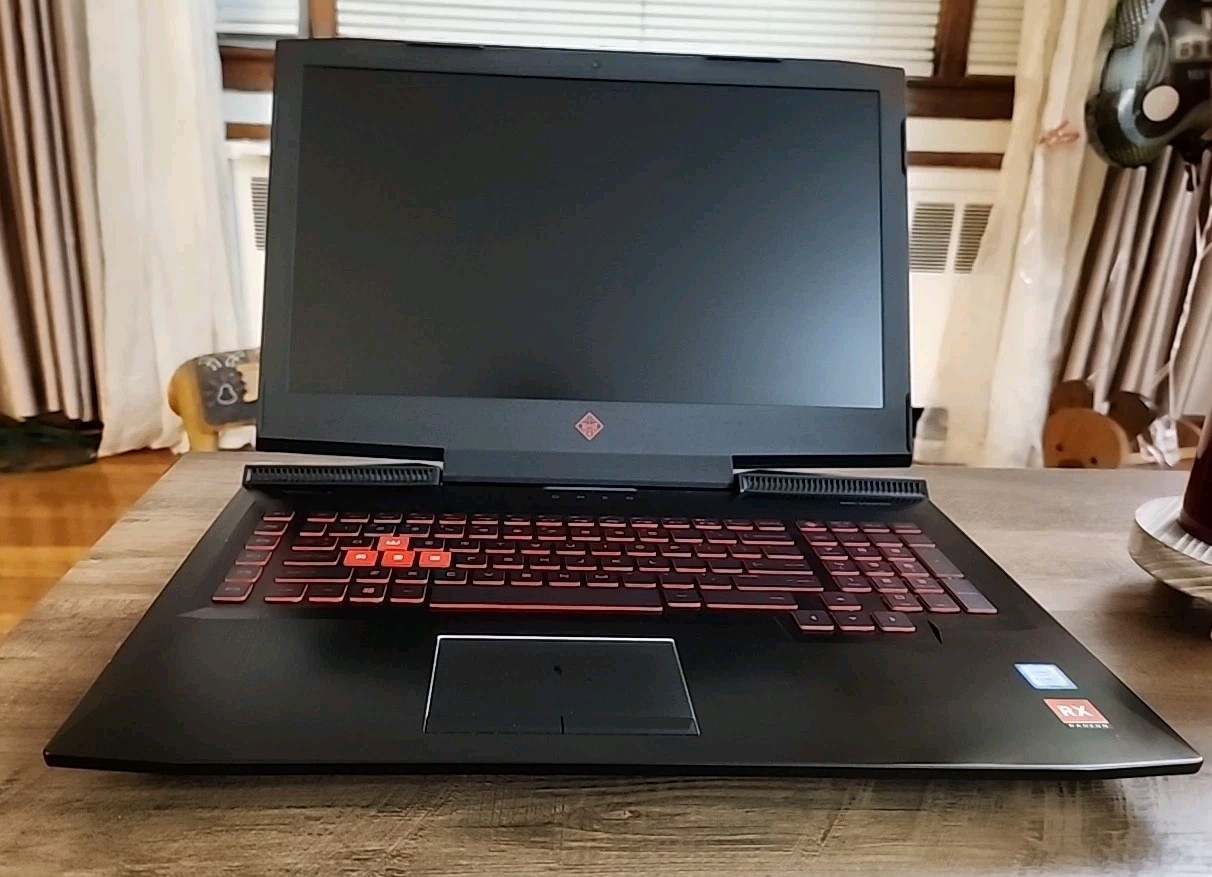 Omen 17 Gaming Laptop Model 17-an012dx (READ DESCRIPTION FOR MORE DETAILS)