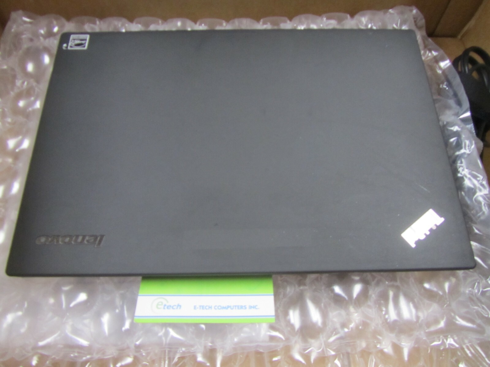 20AL008XUS ThinkPad x240 i5-4200U 8GB 16GB SSD + 500GB HD 12.5″ HD Display Win10