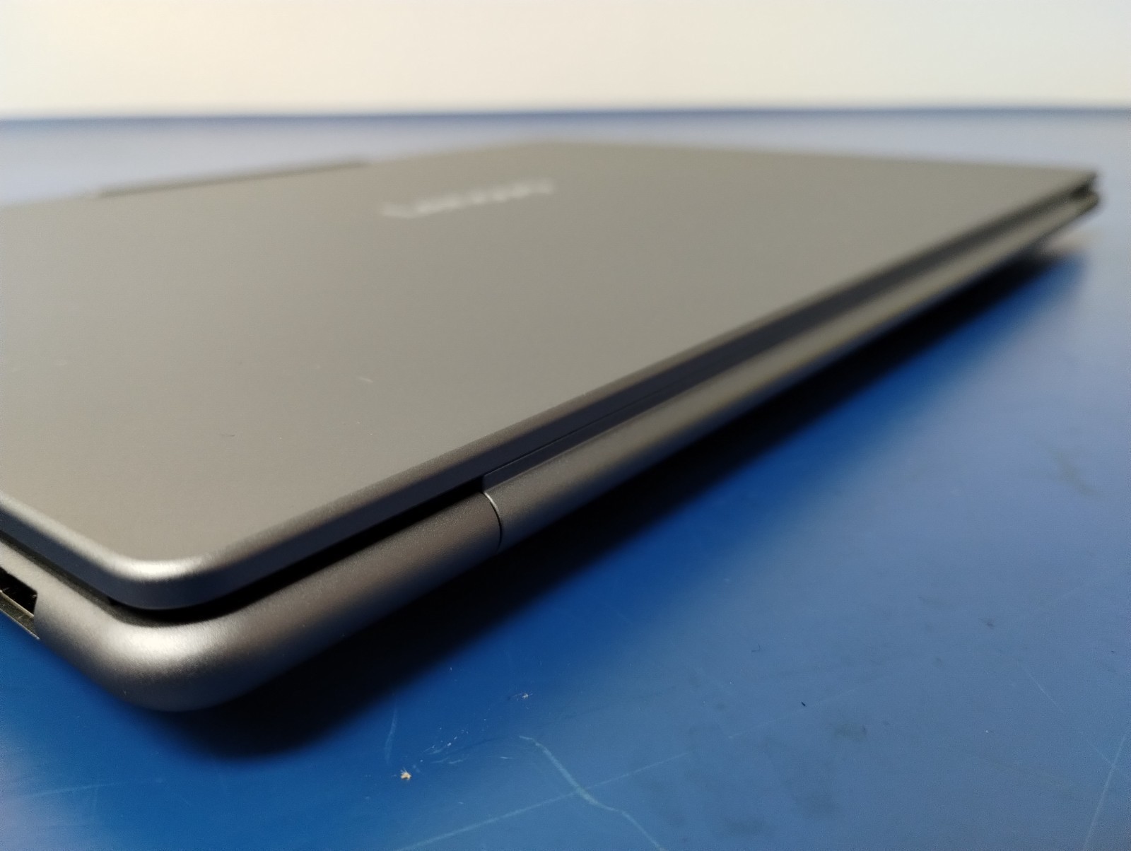 Lenovo Slim 7 14ILL10, Intel Core Ultra 7 258V, 2.20 GHz, 32 GB RAM, 1 TB NVMe