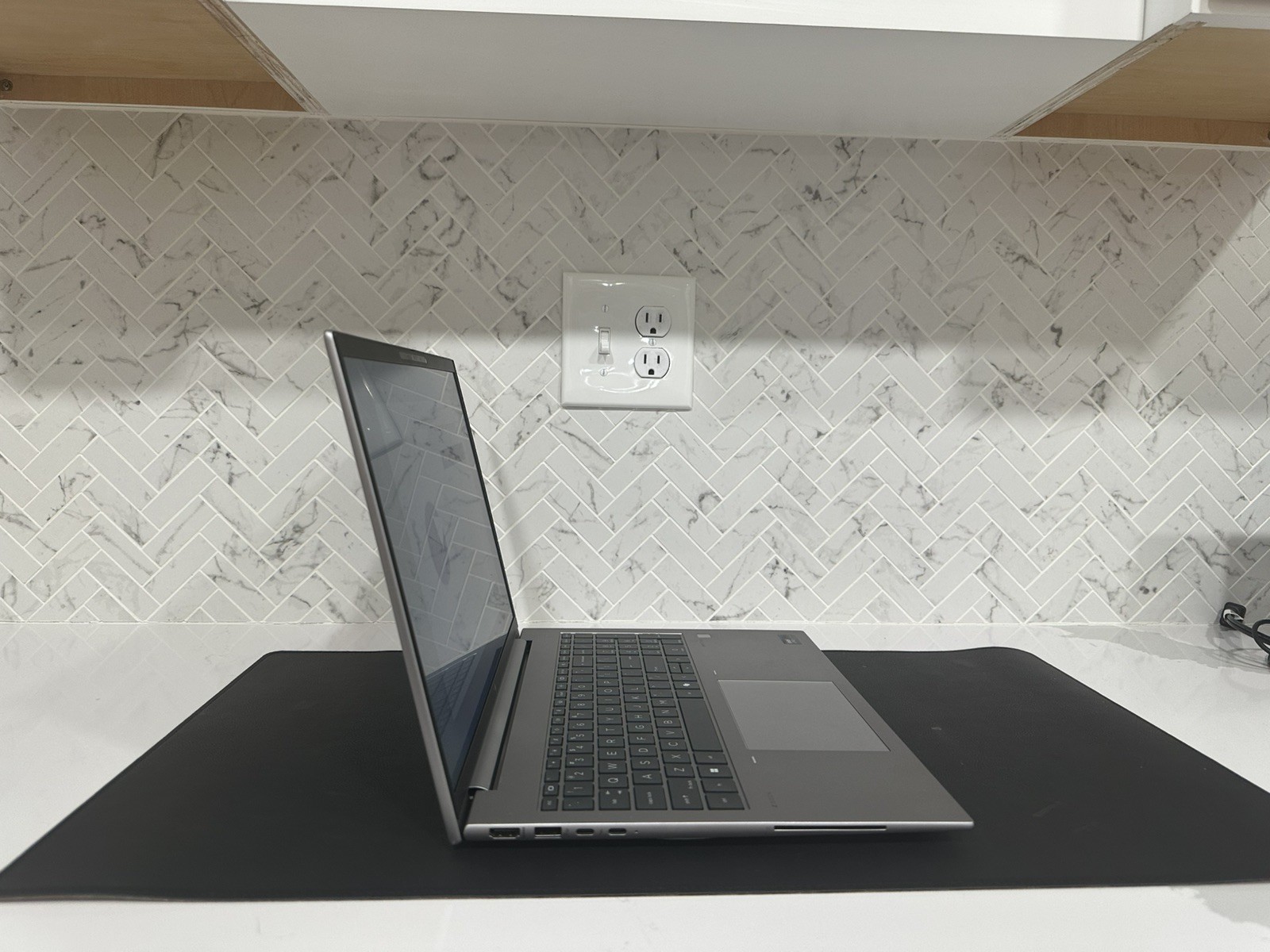 HP ZBook Firefly 16 G11 16″ Intel U7 165H 32G RAM 512G SSD Win 11 – HP Warranty