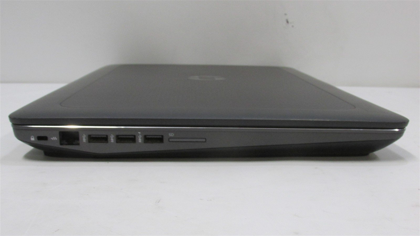 HP ZBook 17 G3 Xeon E3-1535M v5 2.9GHz 32GB RAM 512GB M.2 17″ Windows 10 Pro