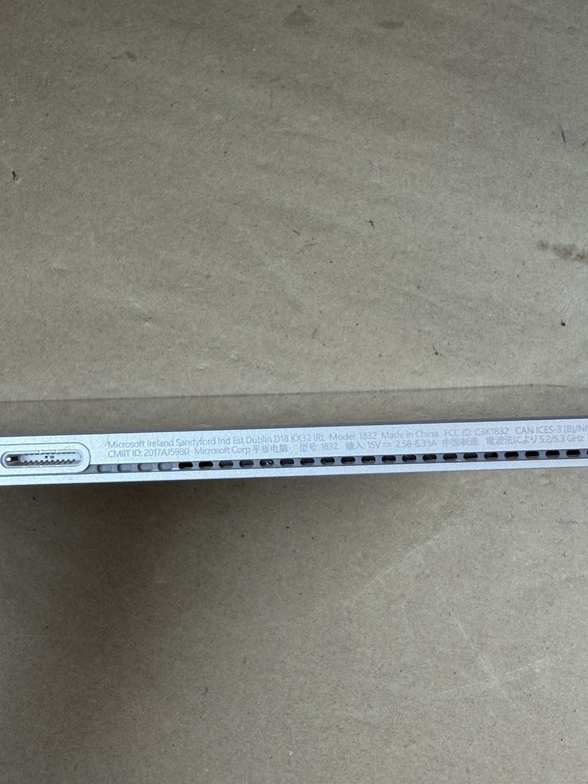Microsoft Surface Book 2 1832 Monitor Only Works should beat the monitor