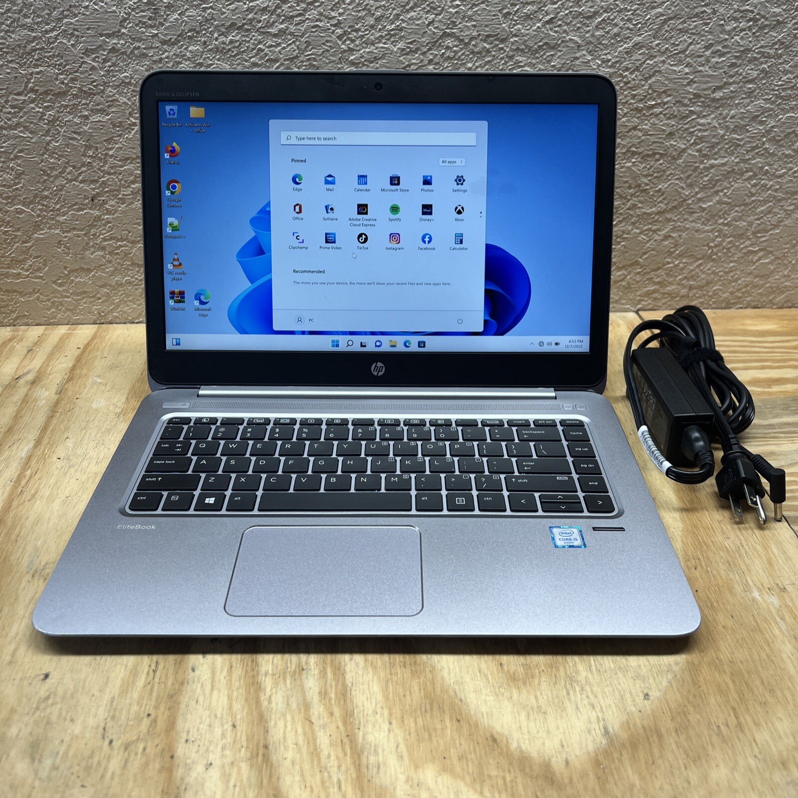 HP EliteBook Folio 1040 G3 Laptop – i5 2.3GHz 8GB 256 GB SSD Windows 11,office