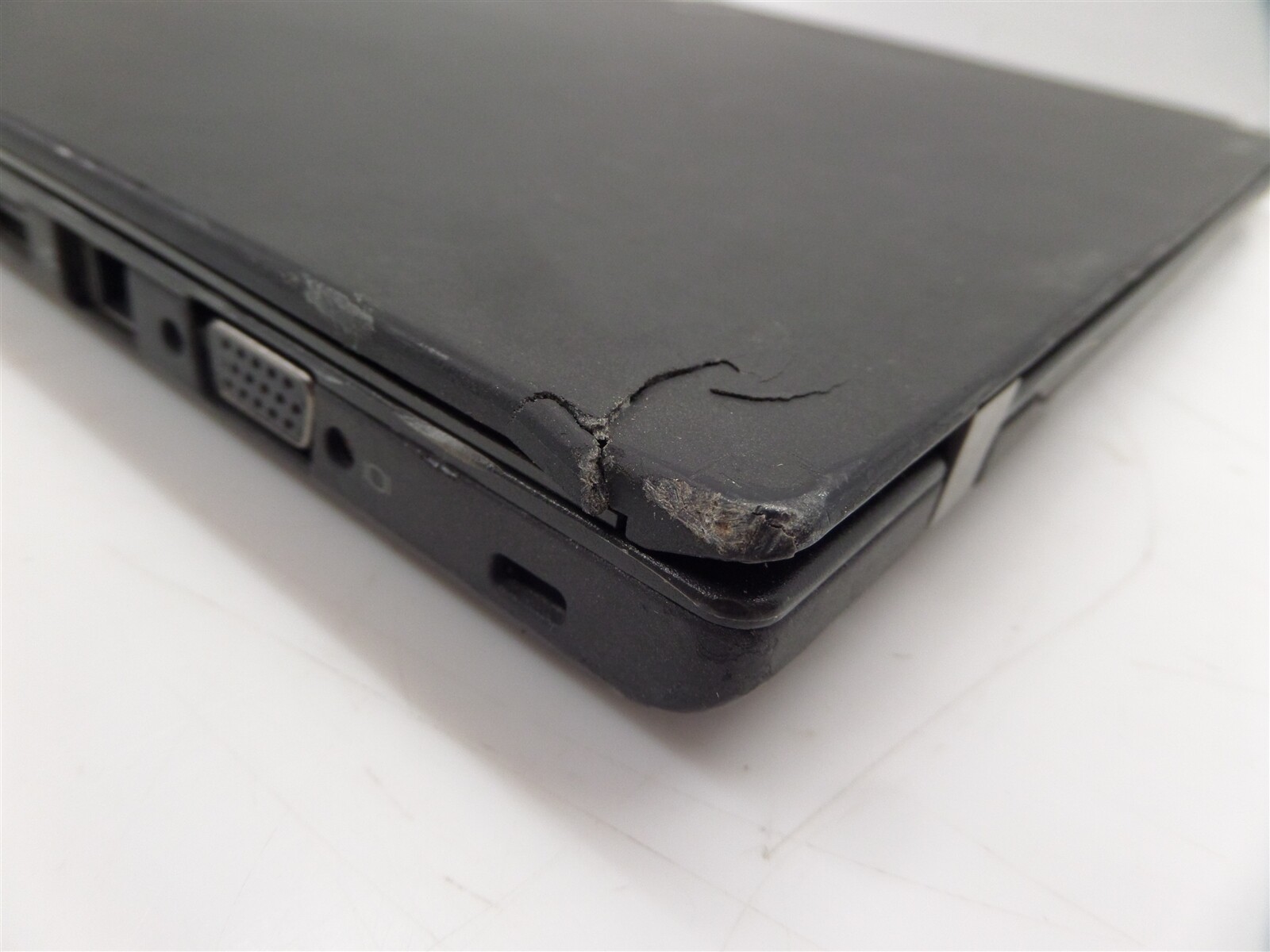 Lenovo ThinkPad T440 14″ Laptop w/ Core i7-4600U 2.1GHz CPU 8GB RAM – No HDD