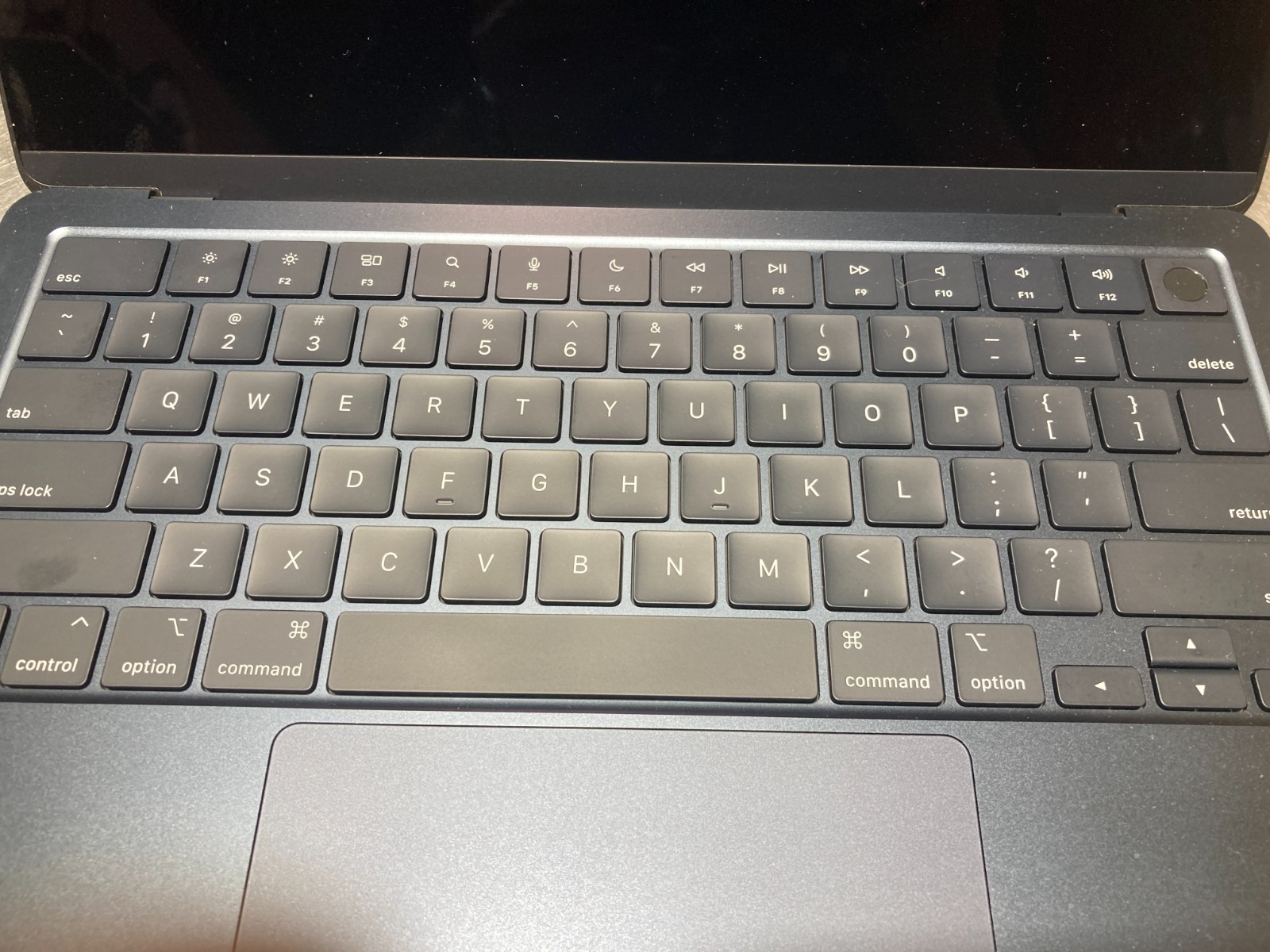 APPLE MACBOOK AIR A2681