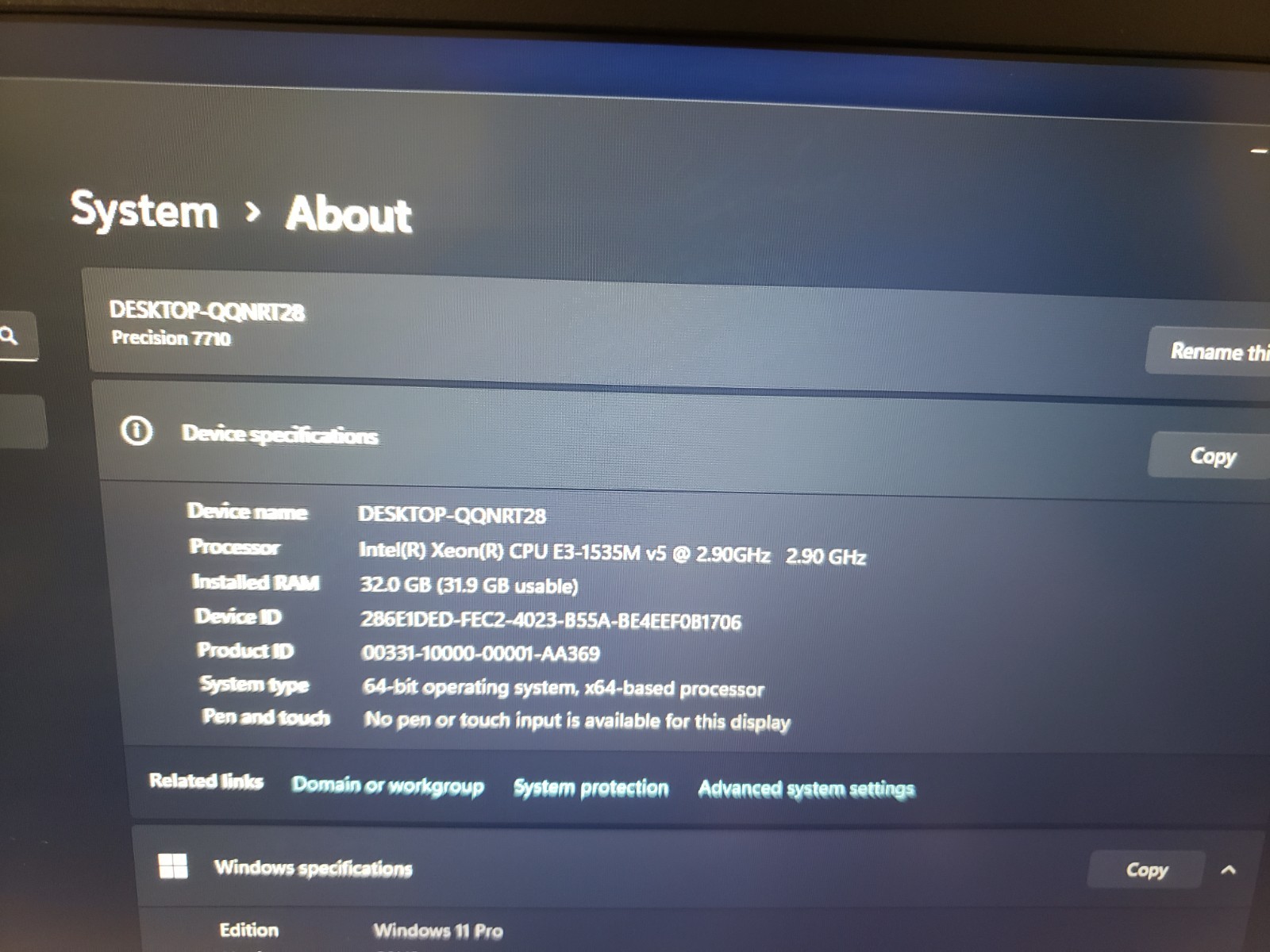 Dell Precision 7710 Laptop 17.3″ FHD Intel Xeon 32GB RAM 256GB SSD 1TB Win11P.