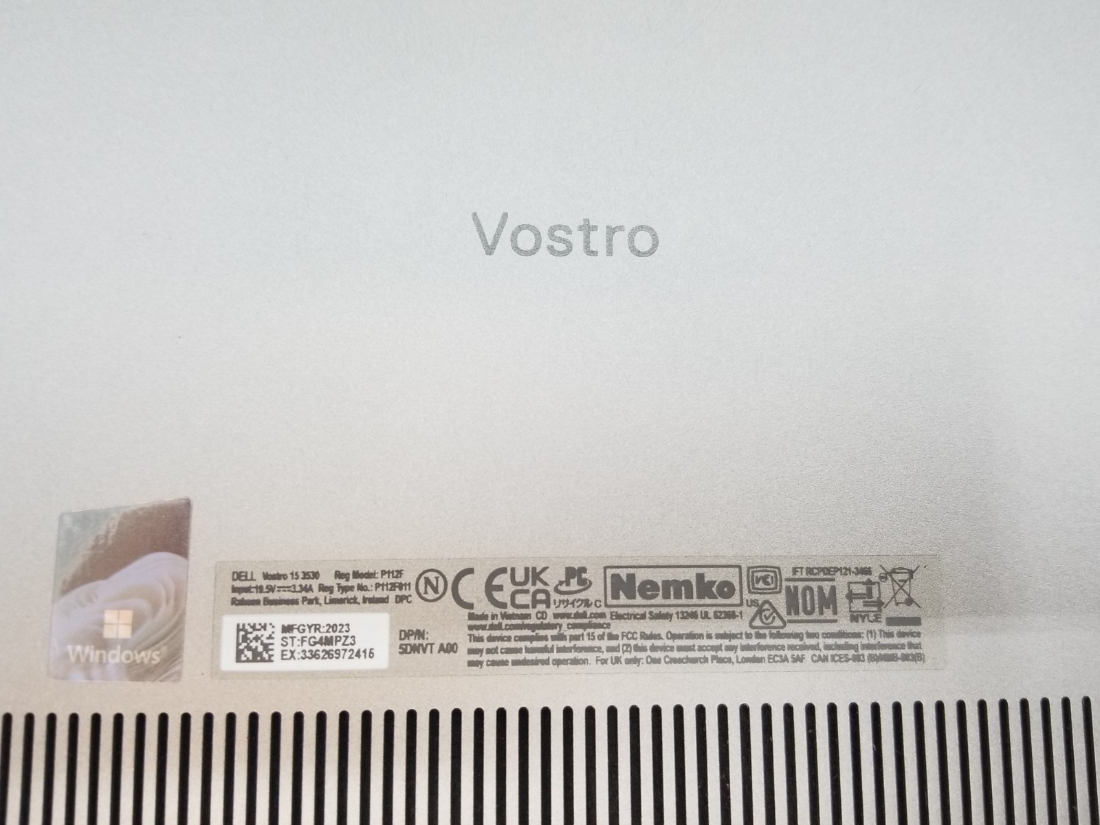 Dell Vostro 3530 15.6″ FHD i5-1335U 3.4GHz 8GB RAM 256GB NVMe Win 11 Pro WiFi BT