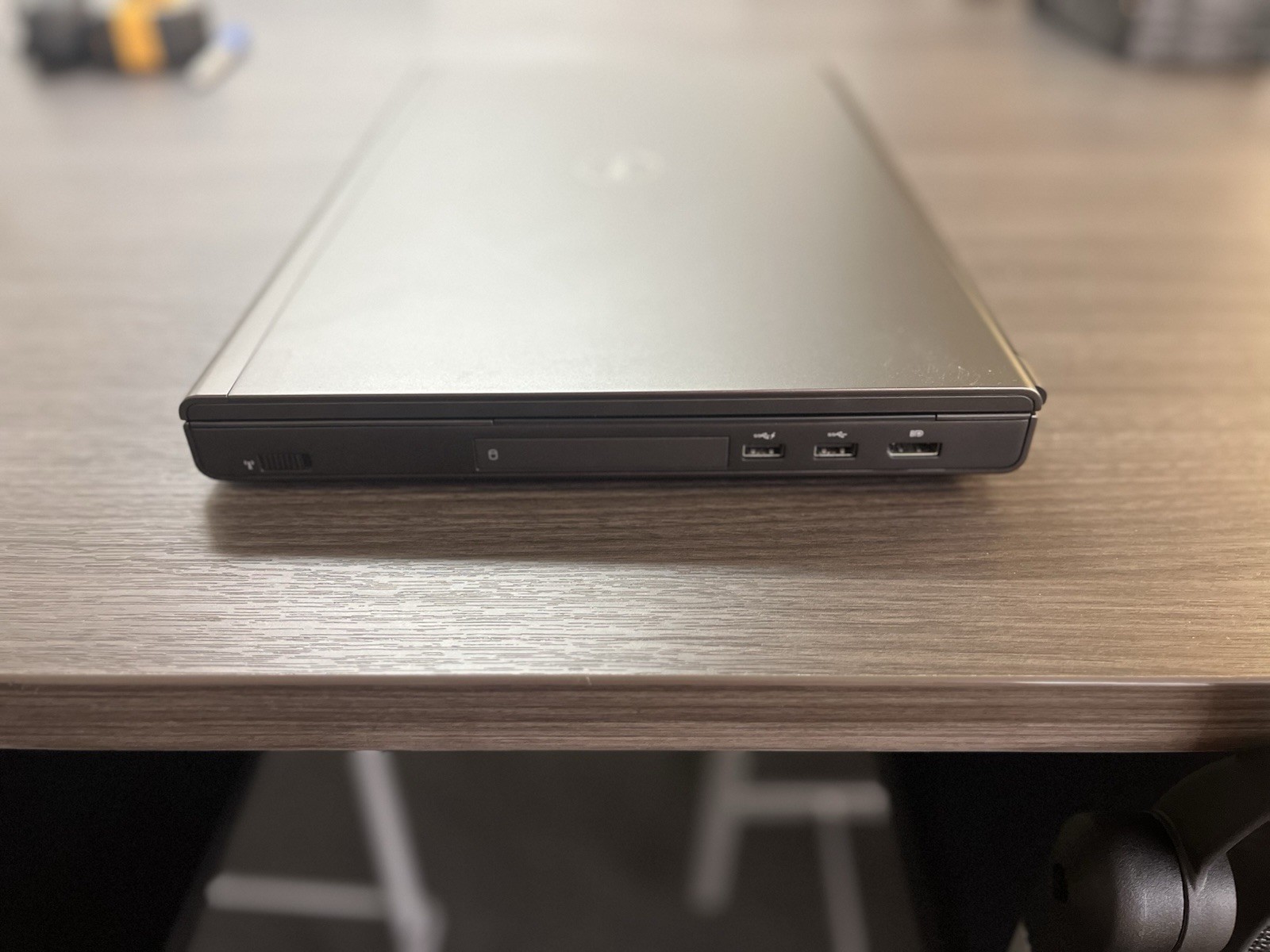 Dell Precision M6800 i7 8GB 256GB SSD Hybrid Graphics 17″ Win 10 Pro Gray