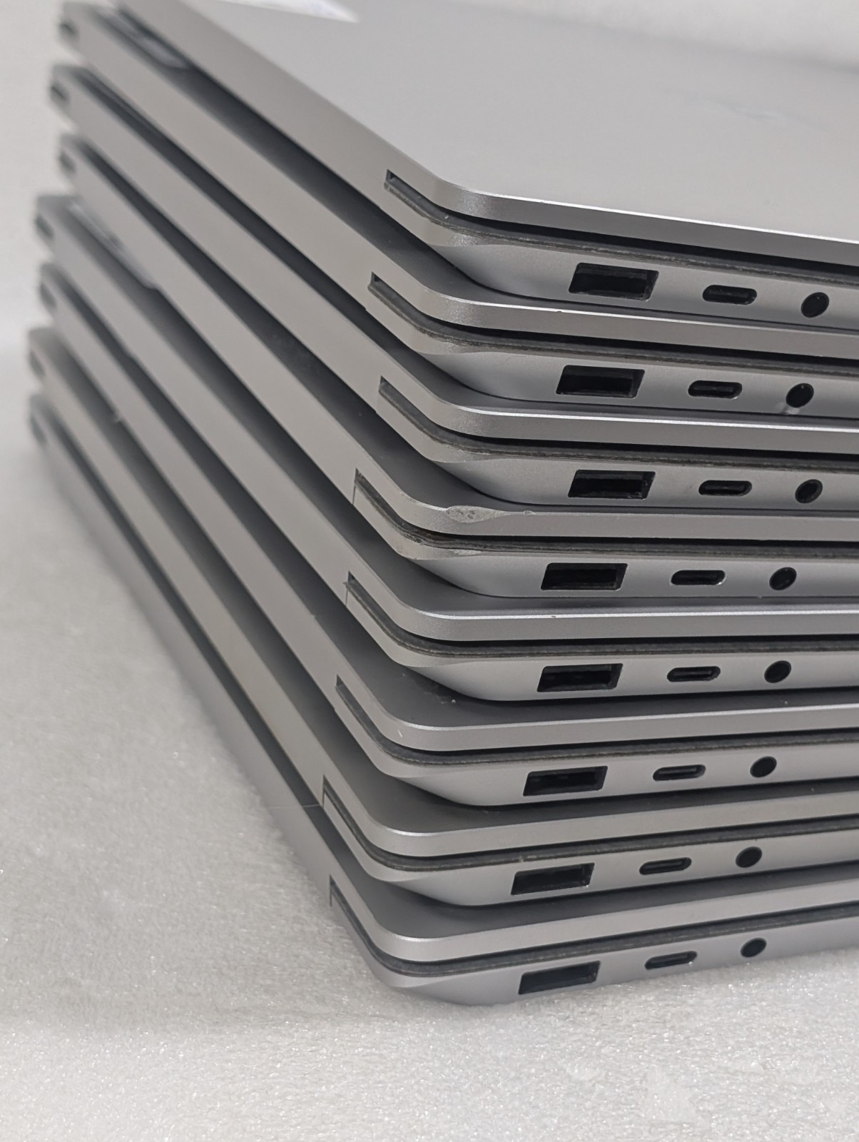 Lot 32x Microsoft Surface Laptop 3 4 Go 1943 1958 1951 Pro 7 1960
