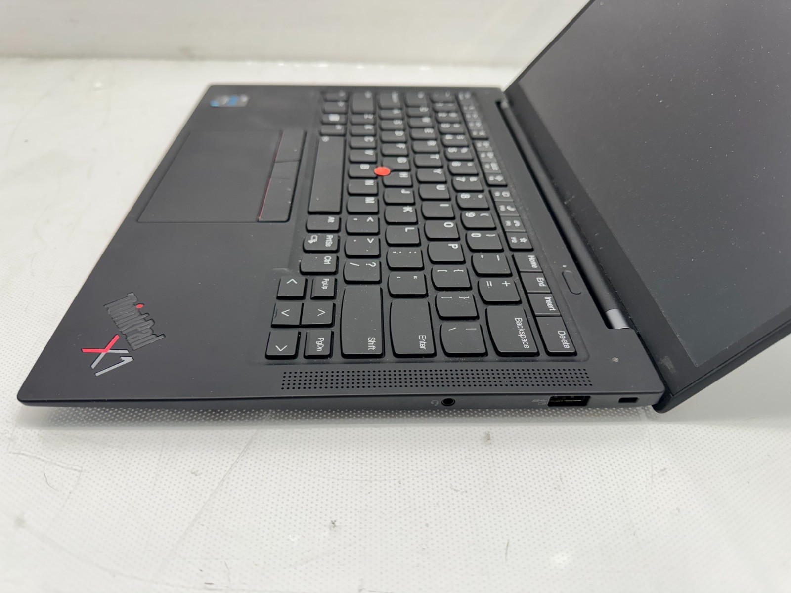 Lenovo ThinkPad X1 Carbon Gen 9 14″ Intel i5-1135G7@2.4GHz 16GB 256G W/AC**READ*