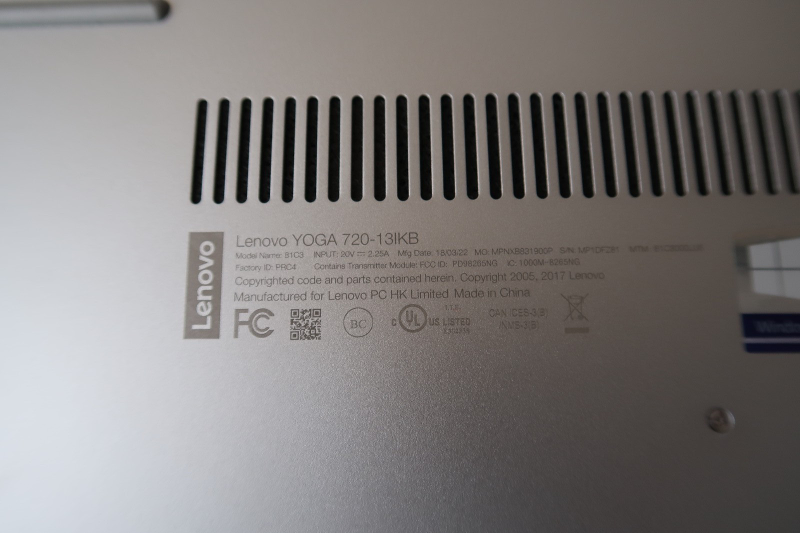 Lenovo Yoga 720-13IKB Laptop [i5-8250U/256GB SSD/8GB RAM] 13.3″ Touchscreen