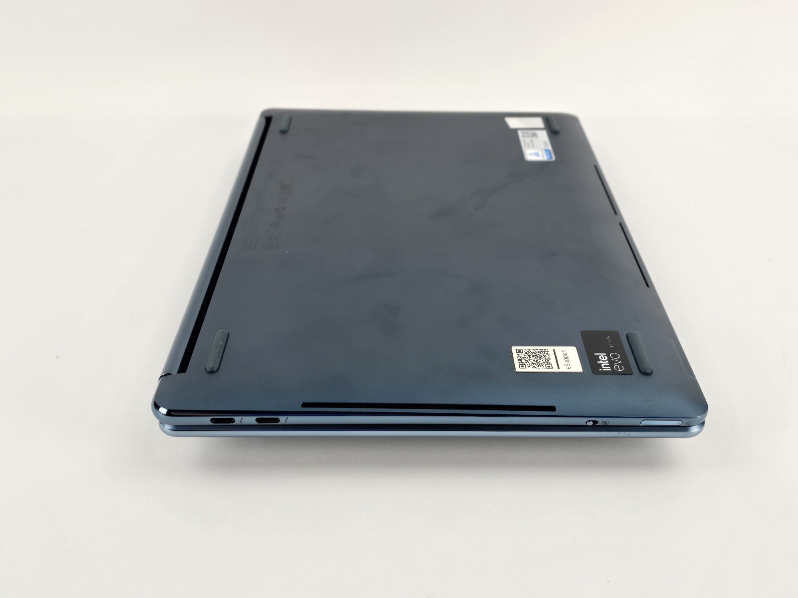 Lenovo Yoga Book 9i Dual 13.3″ 2.8K OLED Ultra 7 155U 16GB 1TB – Used – READ