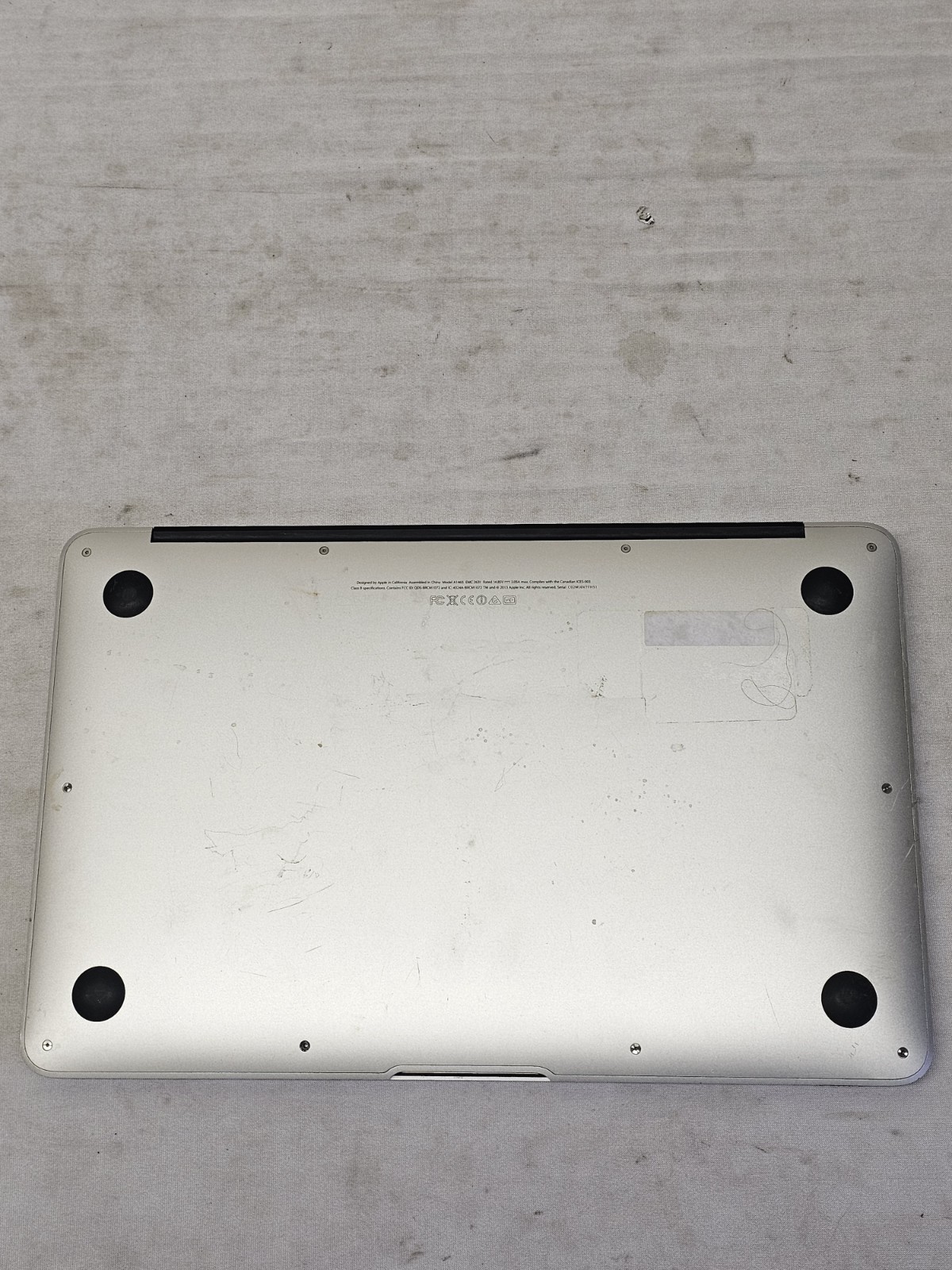 Apple MacBook Air A1465 2013 Laptop – i5-4250u – 4GB RAM – 128GB SSD- NO OS READ