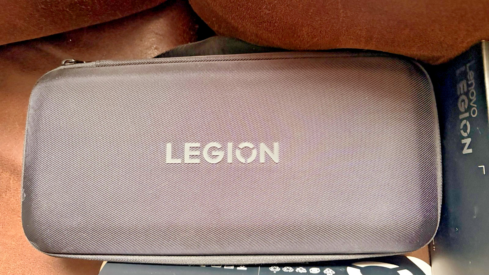 Lenovo Legion Go 8.8 in (1TB SSD, AMD Ryzen Z1 Extreme, Excellent Condition…
