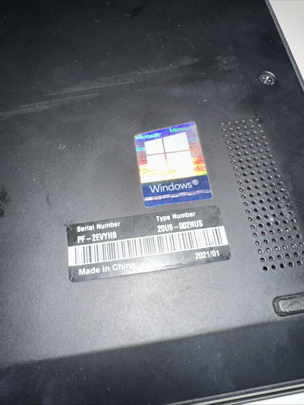 Lenovo ThinkPad X1 Carbon 8th Gen 14″ i7-10610U, 16GB RAM, 512GB SSD, Win 11 Pro