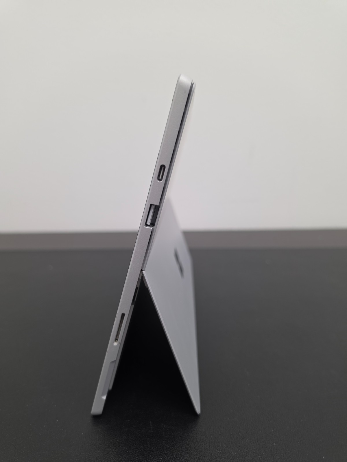 Microsoft Pro 7+ i3-1115G4 8GB Ram 128GB SSD Win 11 Pro